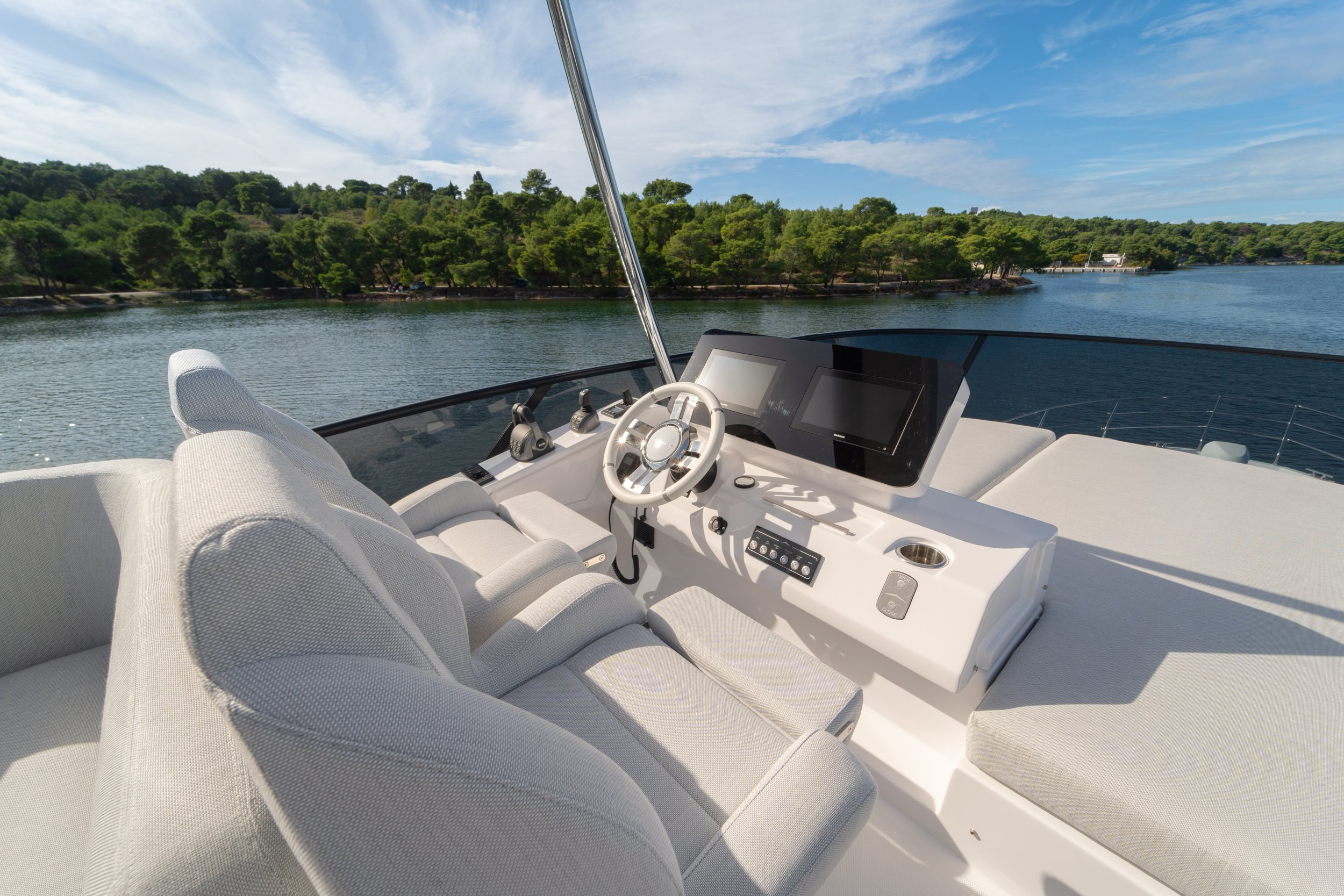 Azimut 53 Fly-172.jpg