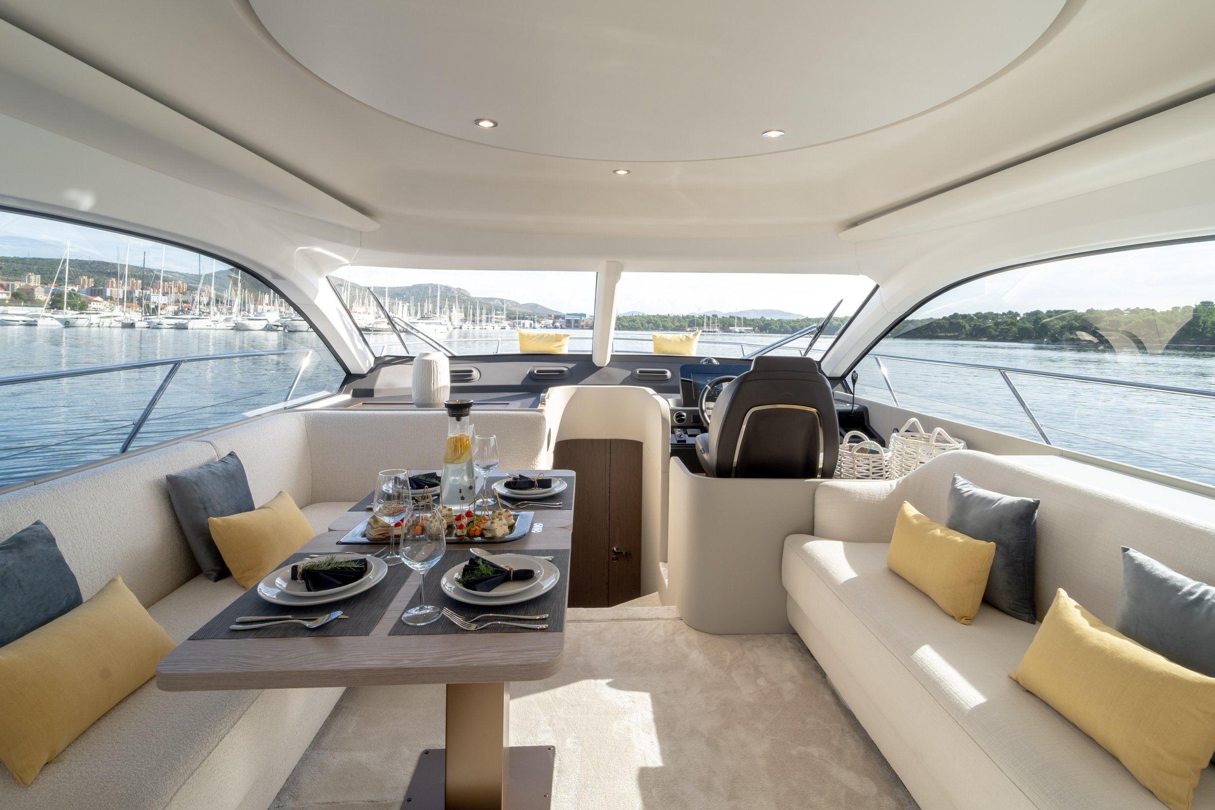 Azimut 53 Fly-162.jpg