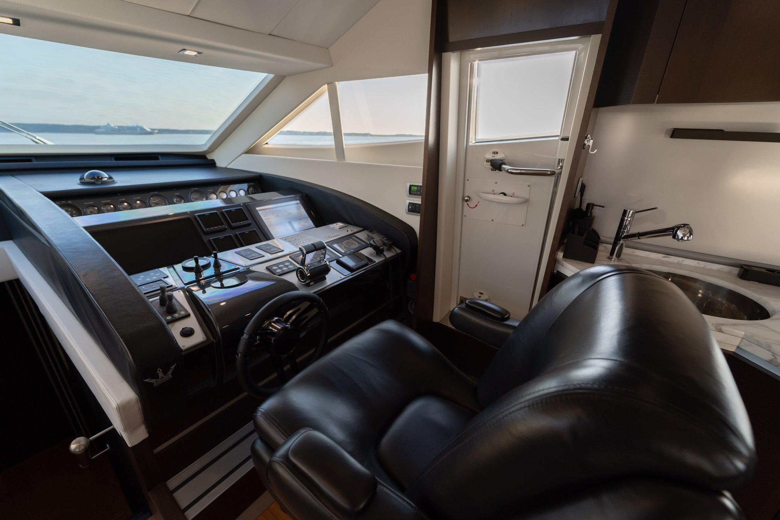 Dominator 62 - Skyfall-105.jpg