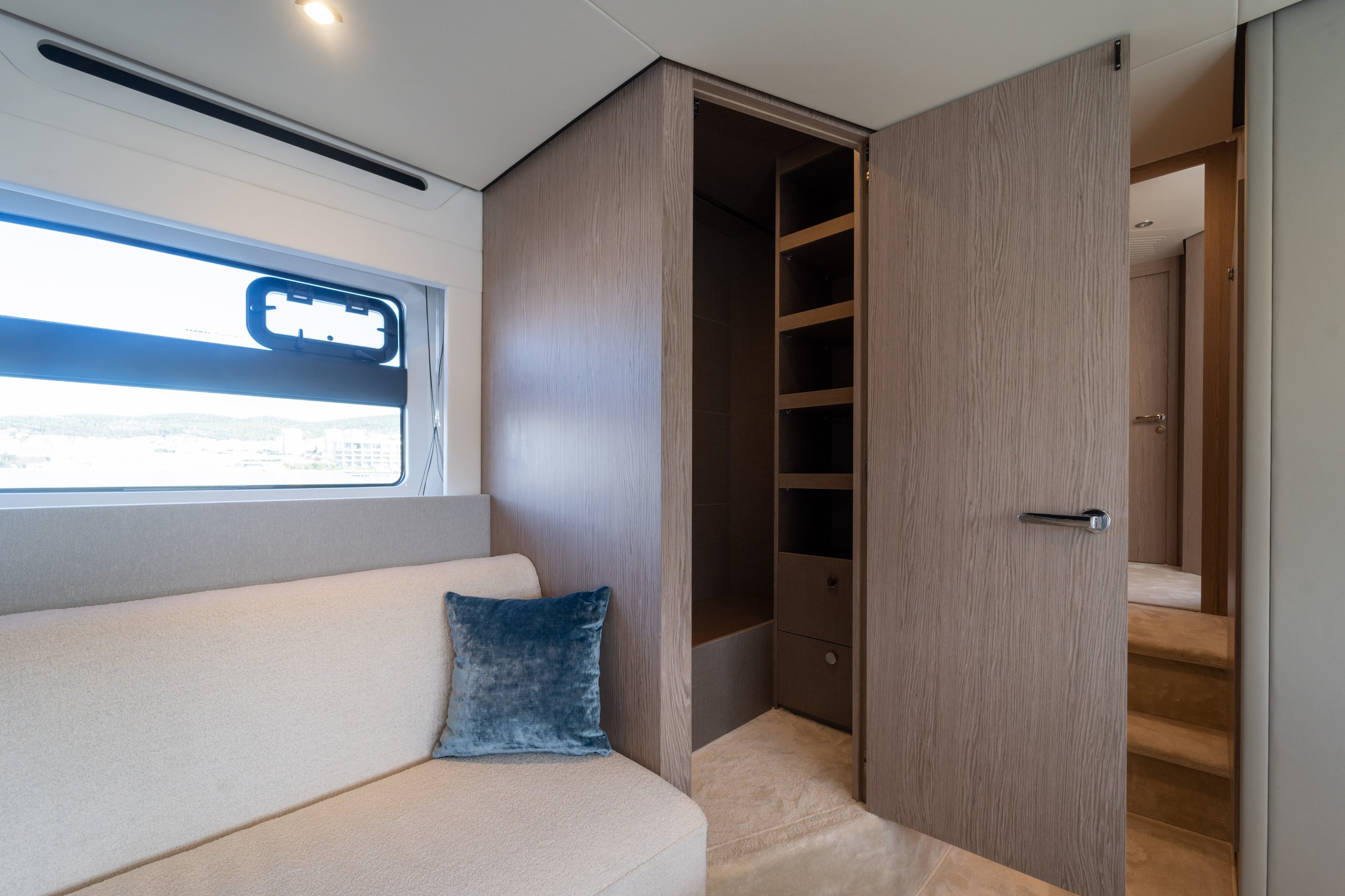 Azimut 53 Fly-151.jpg