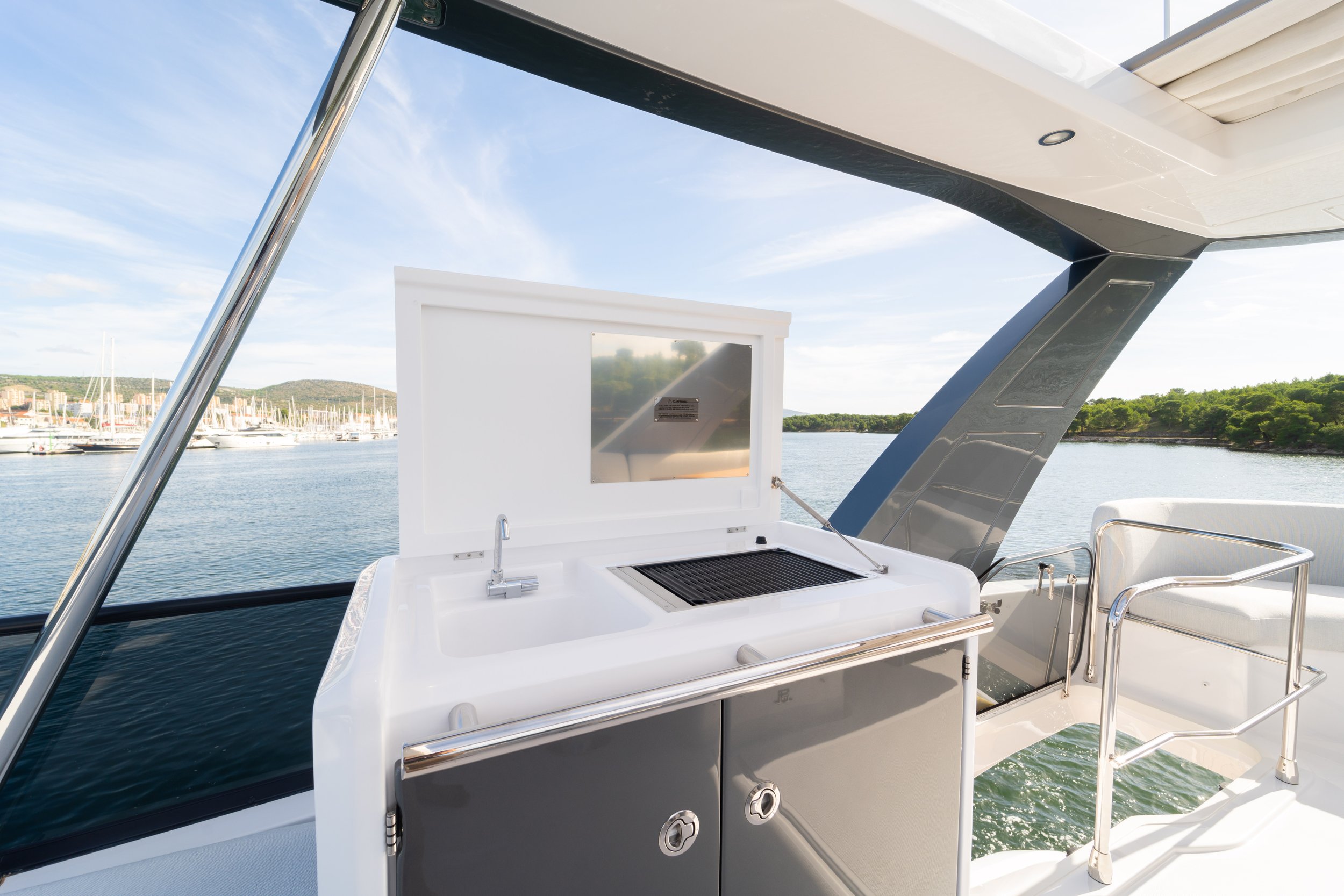 Azimut 53 Fly-174.jpg