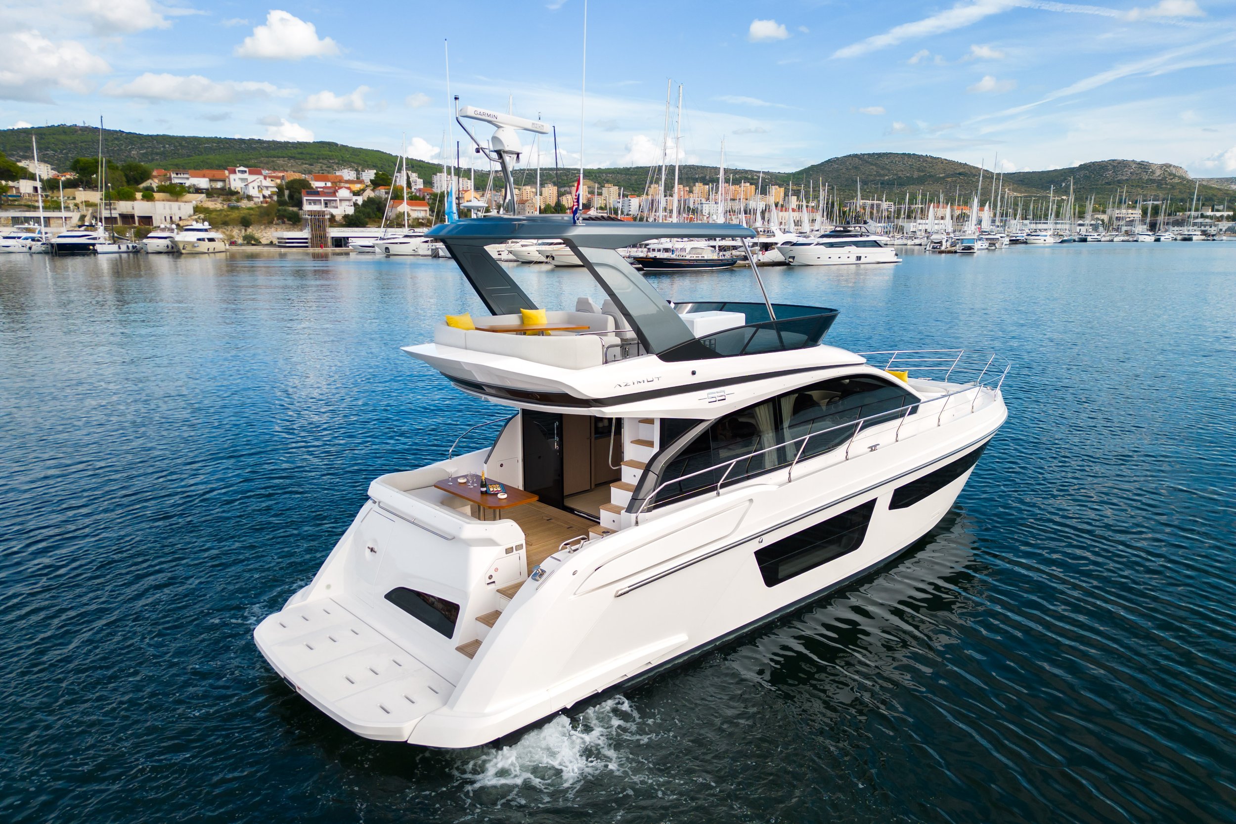 Azimut 53 Fly-114.jpg