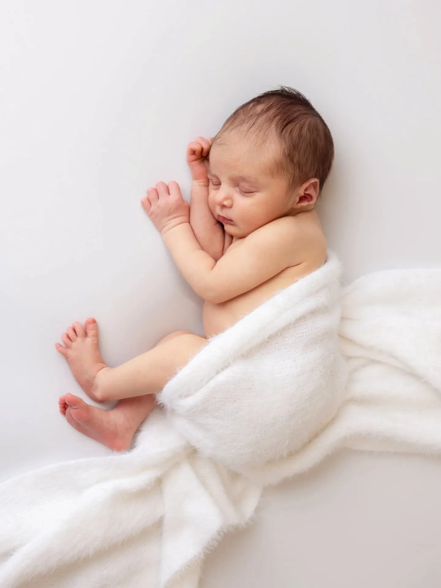 Wie wundersch&ouml;n ist bitte diese erste Zeit? 🕊️✨

Die ersten Tage mit eurem kleinen Wunder sind so voller Liebe, N&auml;he und Magie &ndash; und gleichzeitig vergehen sie wie im Flug. Als Newbornfotografin ist es f&uuml;r mich jedes Mal etwas ga