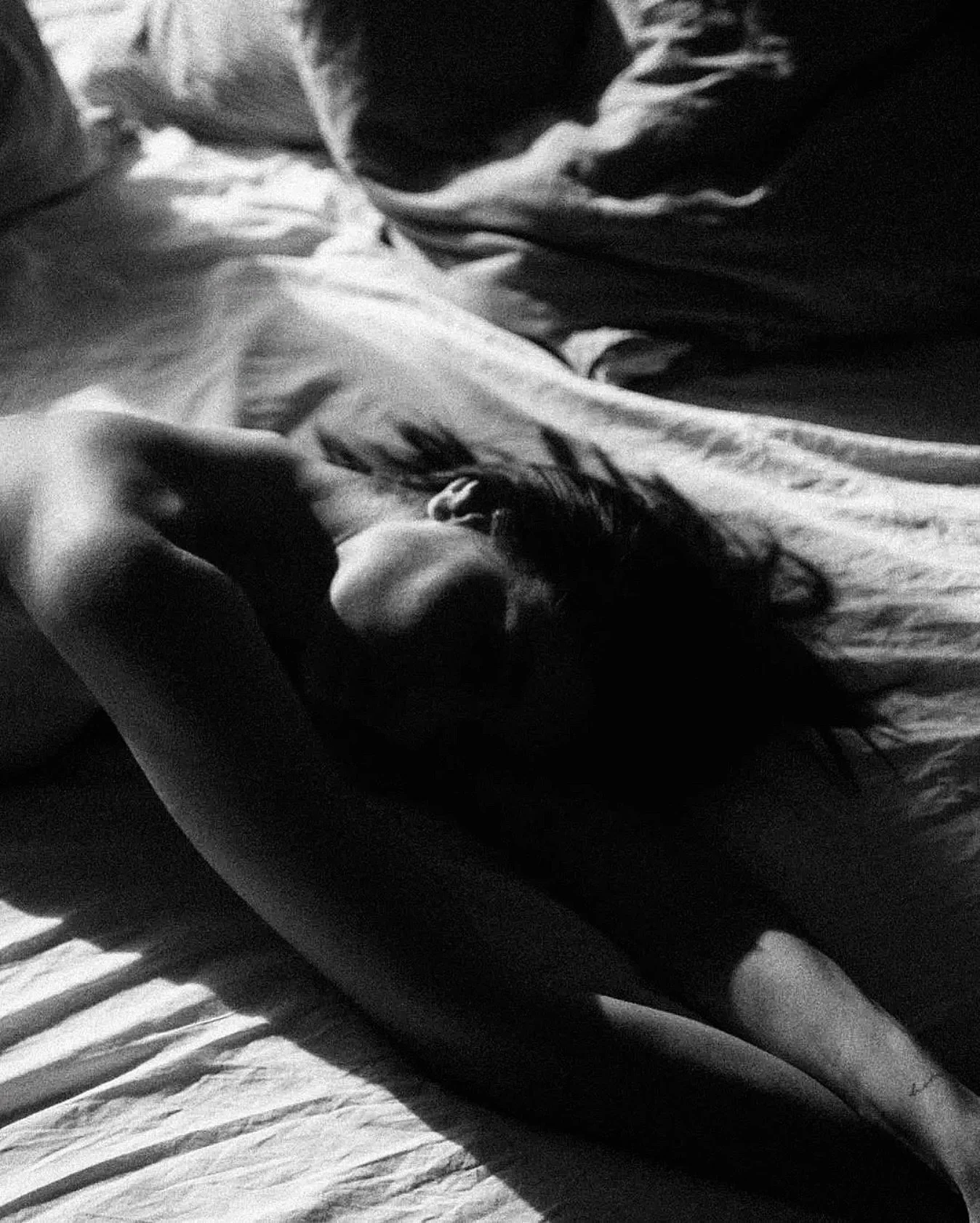 #BlackandWhite #BnW #Monochrome #Photography #Berlin #Bed #Girl #Woman #People #Flat #NaturalLight #Light #Morning #MorningLight