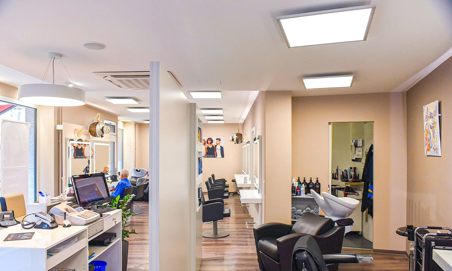 MAROCOM_Referenz_COIFFEUR_1500x900_005.jpg
