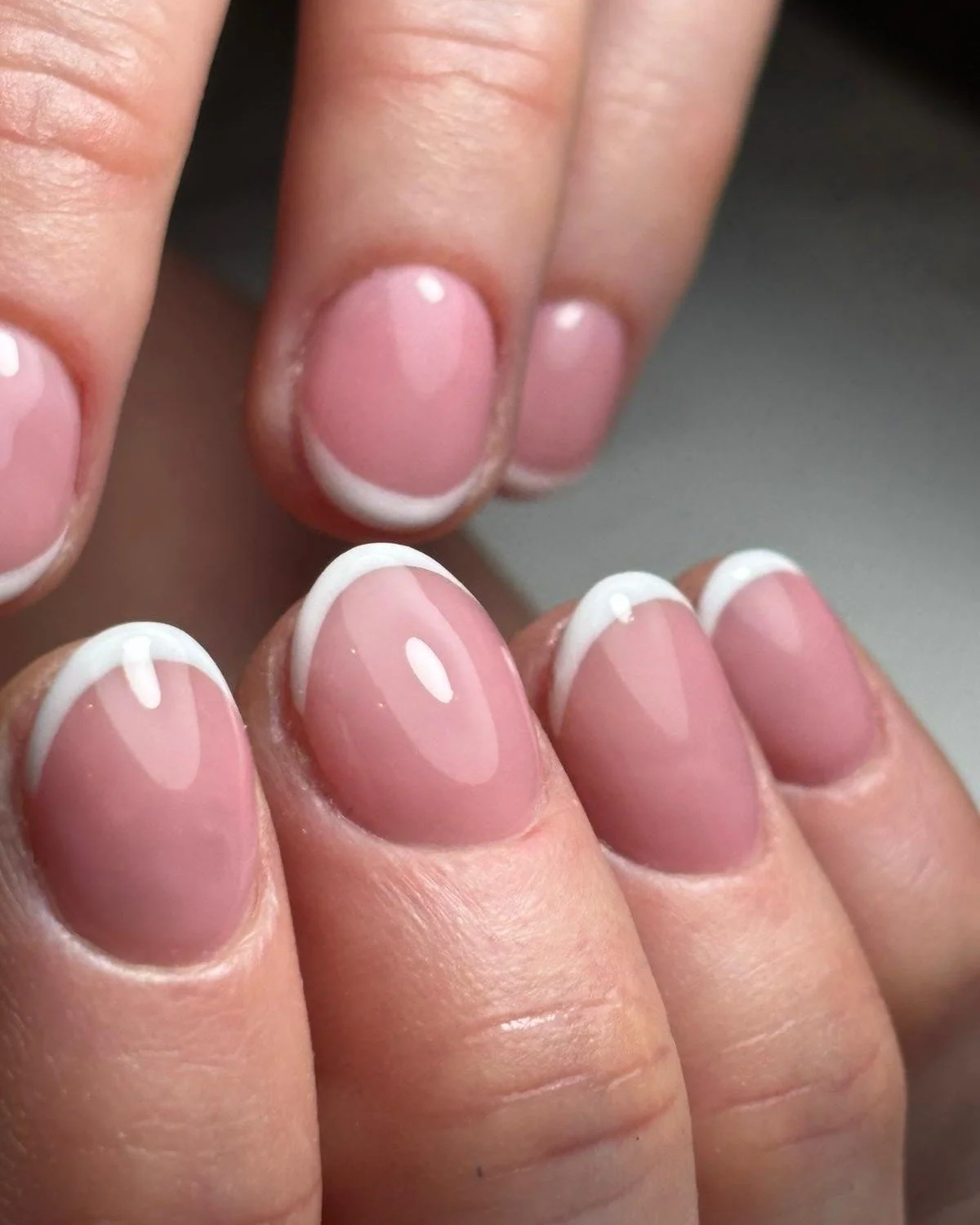 The cleanest & cutest little frenchies 🤍
@biosculpturegelgb 
-
📧 Email: thetreatmentroom@blacklandsmill.com
📲 Text/Call Laura (PA): 07584 198473
💌 Or send us a DM
~
#nailinspo #nailinspiration #beautifulnails #nailideas #nailitmag #naili