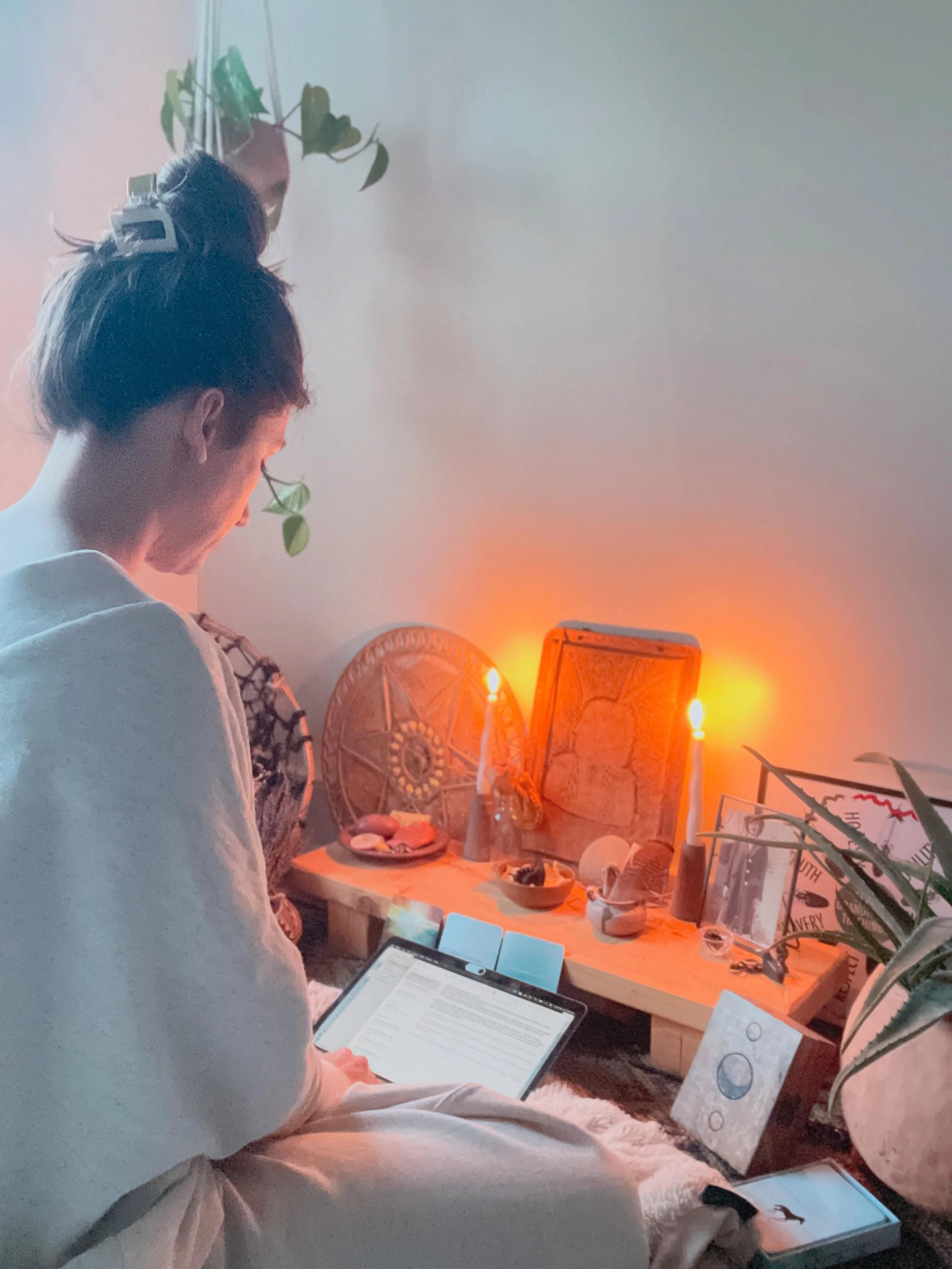 I have a deadline this week for my LeadHer Magazine column and if I&rsquo;m being honest, the message wasn&rsquo;t clear yet. 
.
I could feel that trying to &ldquo;figure it out&rdquo; from my mind wasn&rsquo;t getting me anywhere. 🙄
.
So instead of
