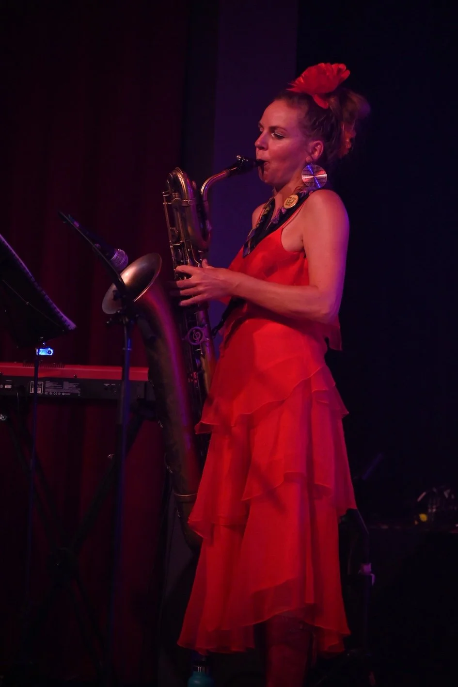 Ania Reynolds baritone sax photographer credit Amber Schmidt.jpg