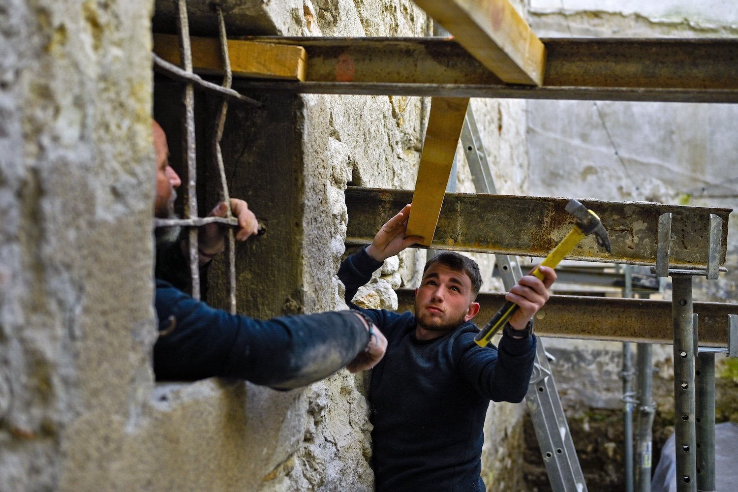 Pose d'étais avant ouverture des arches