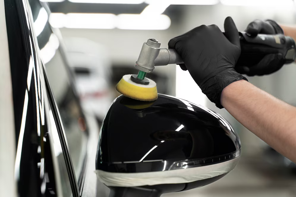 close-up-car-care-process_23-2149193570.png