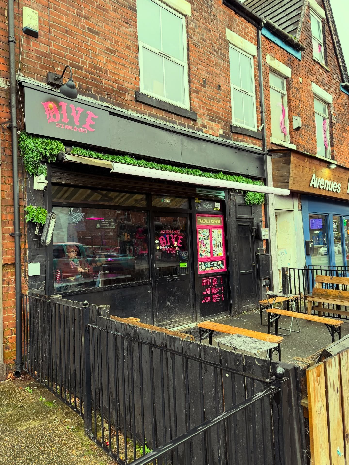 @divehu5 

Checked out the newly renovated DIVE and the place is looking great. Shiny new look with that authentic DIVE feel! They&rsquo;re now serving up amazing rotating food specials including burgers, sweet treats including crack pie (now we unde