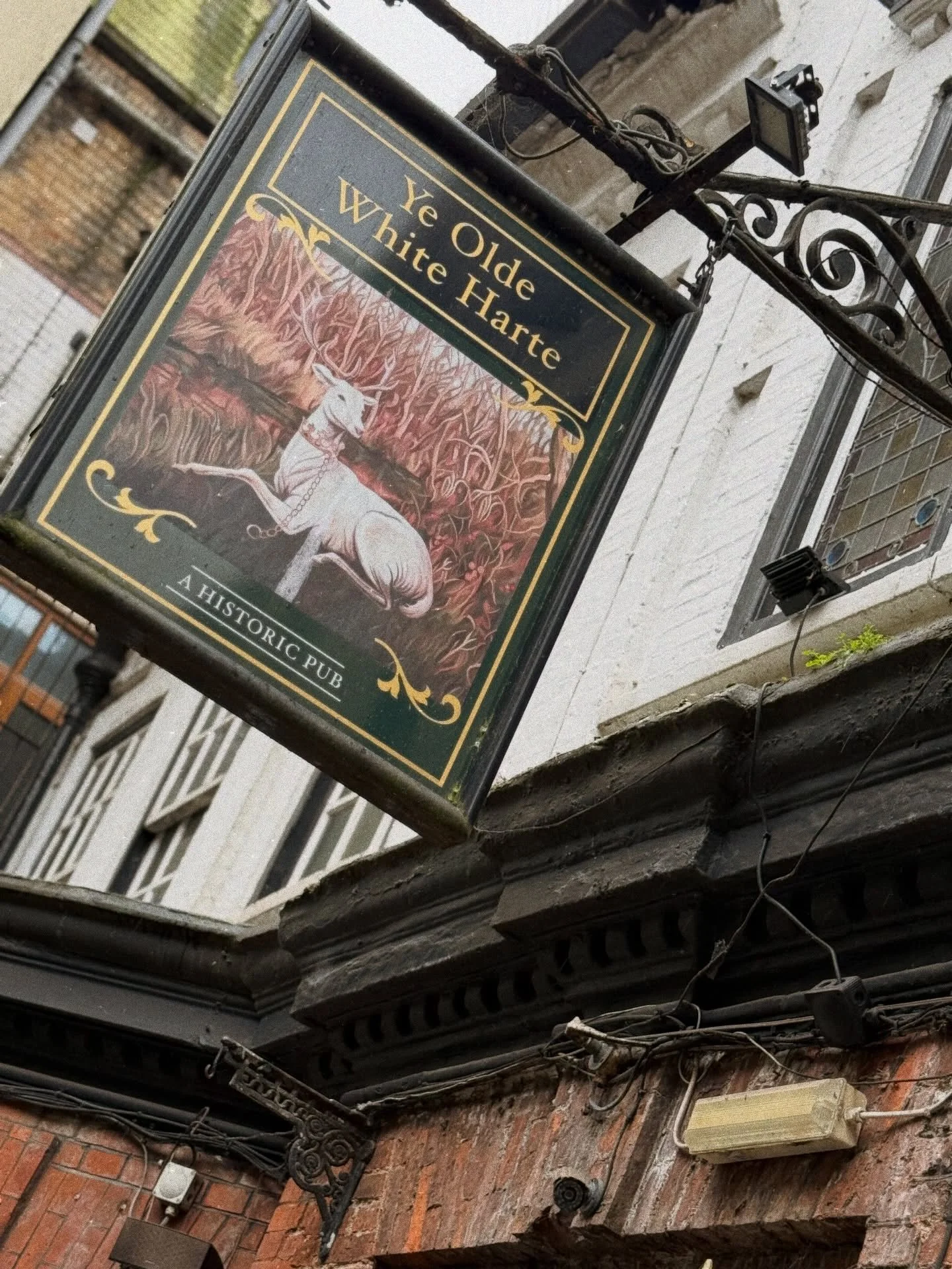 @yeoldewhiteharte 

Tucked away in Hull&rsquo;s Old Town, Ye Olde White Harte is layered with centuries of stories. There was a house on this site as early as 1550 before the current building was constructed around 1660 in the Artisan Mannerist style