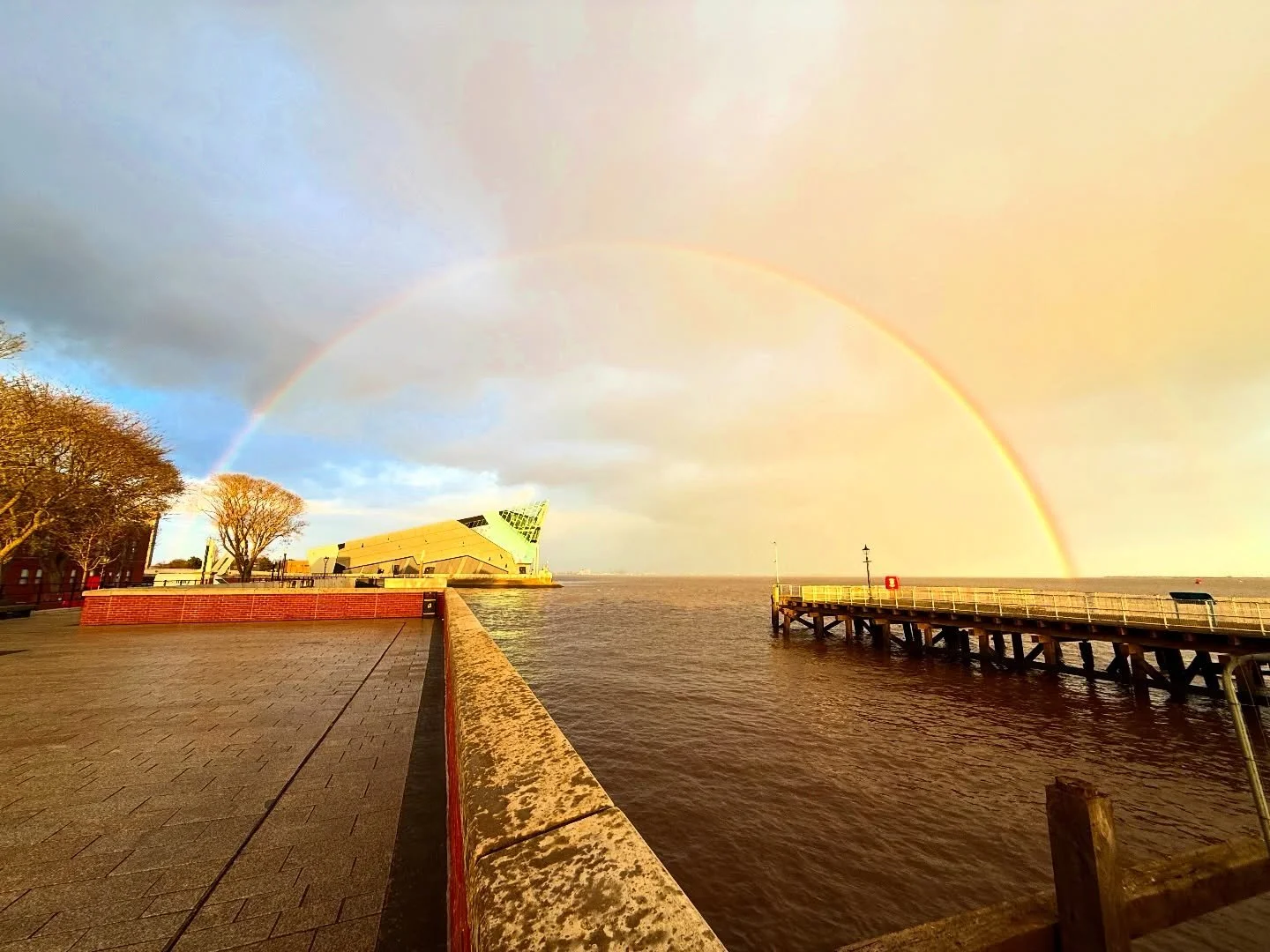 AHF Run Club - Our first run. 🏃🏼&zwj;♂️🏃&zwj;♀️

Buzzing with that turn out. Thank you to everyone who showed up for a lovely steady run/walk along the marina. There were so many people out running tonight, it was lovely to see. 

Well done to @ag