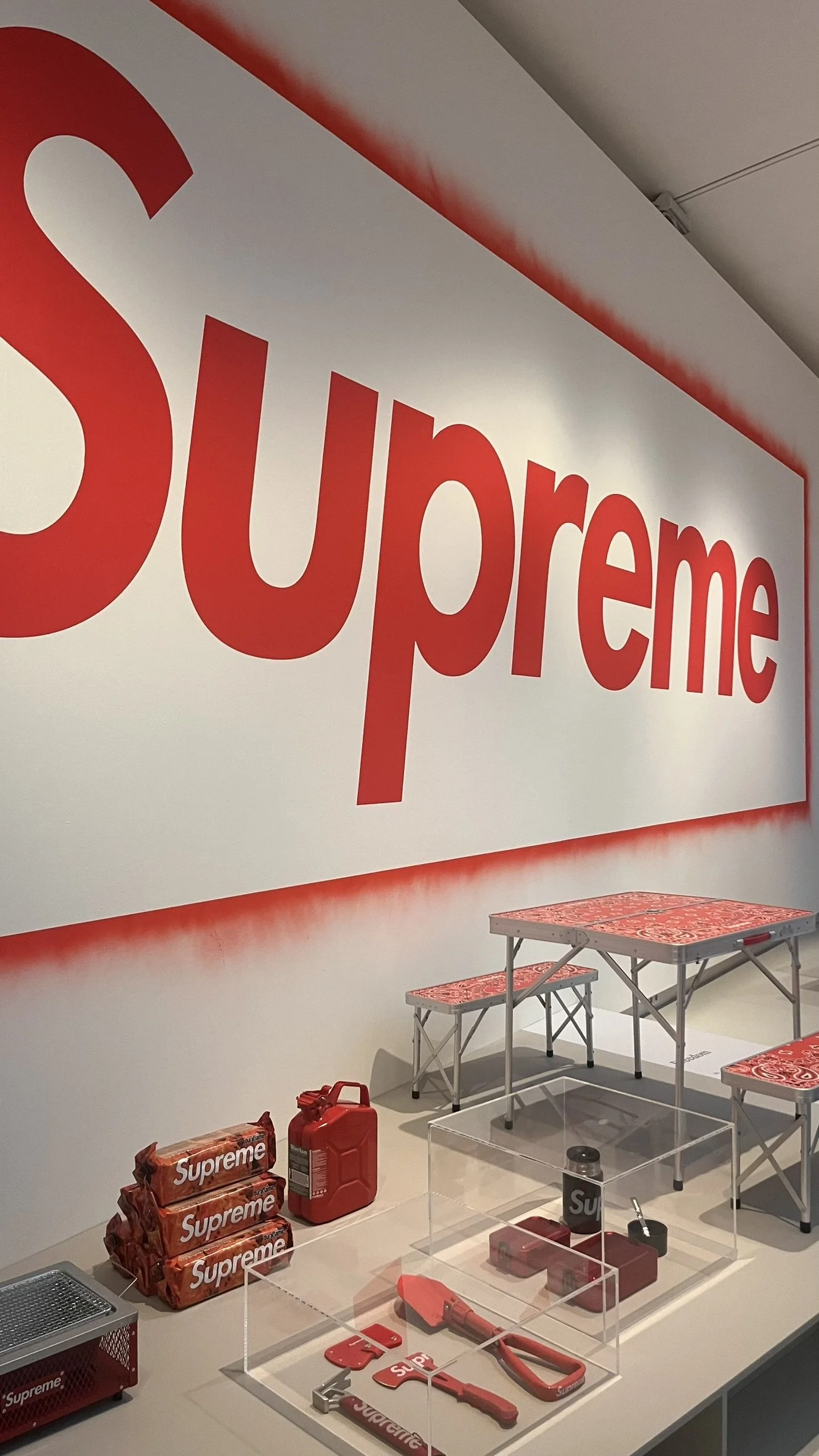 13.12.2024 Supreme - Resampling The World exhibition @ Design Museum Den Bosch