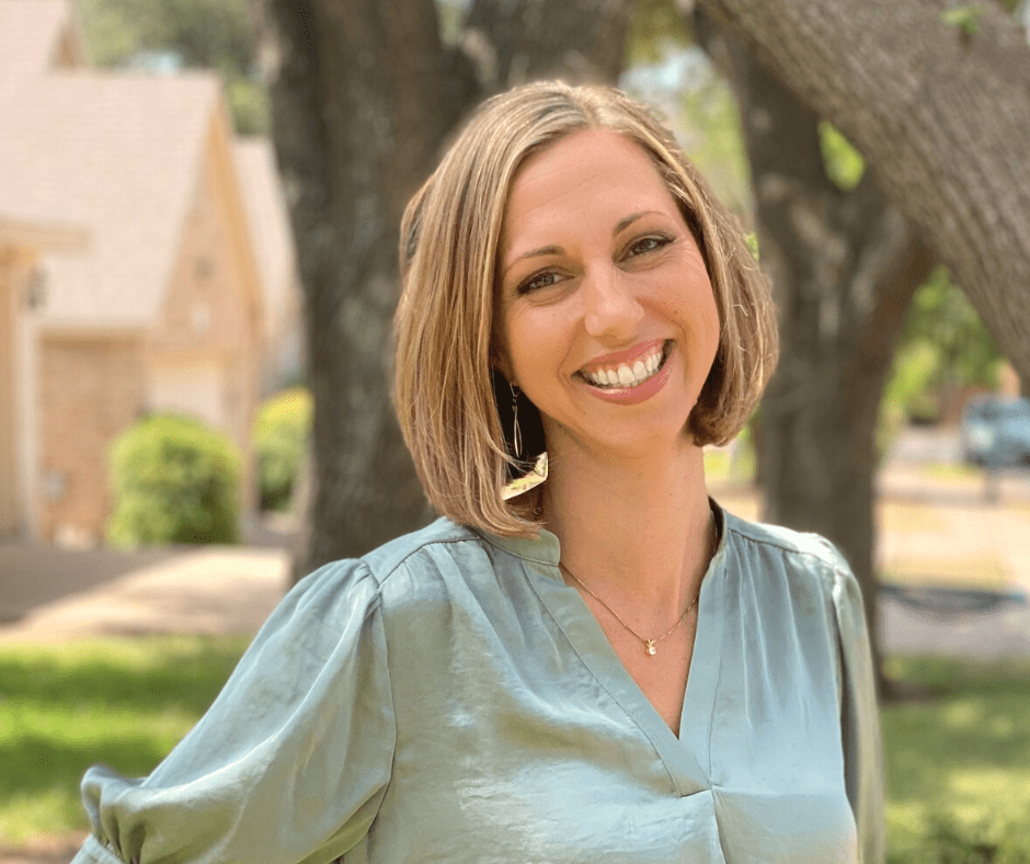 Julia Martin-min.png