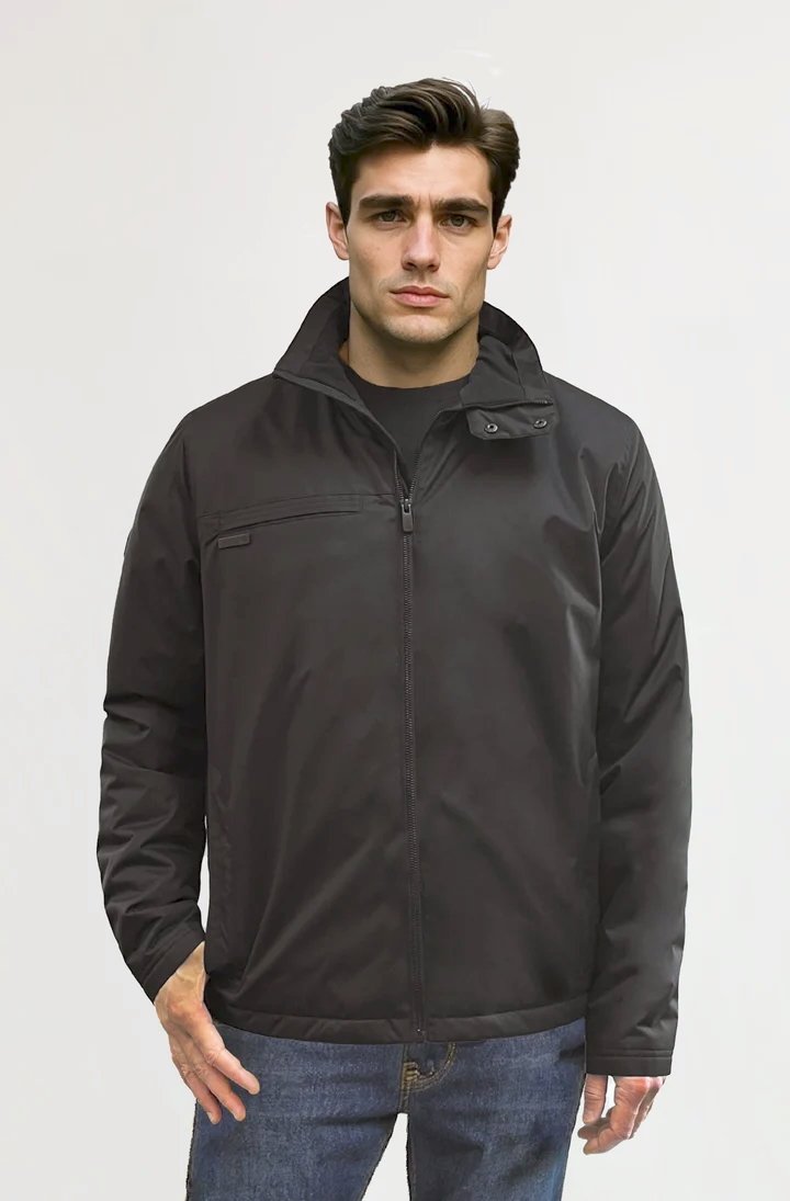 Ajax_Homme_devant_super_web_Canada copy.jpg
