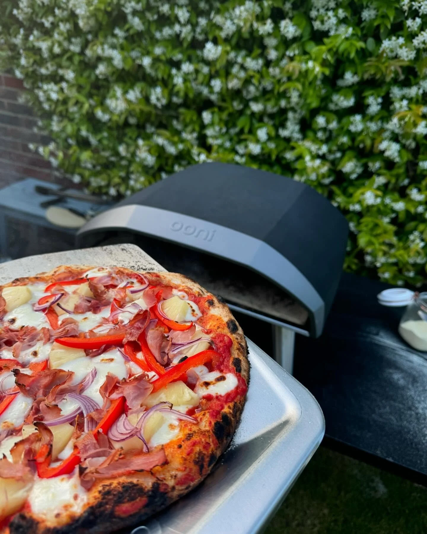 Sourdough pizza with allllll the toppings (including pineapple 😆)