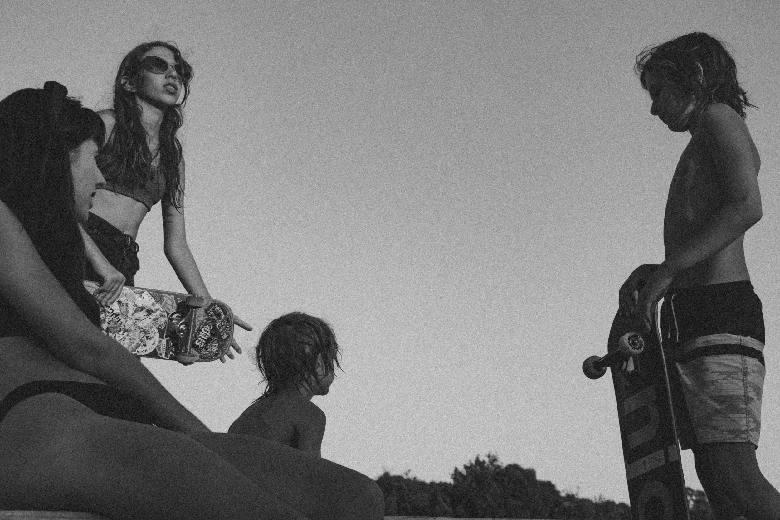 Familie fotoshoot. Buiten op een zonnige avond met chille vibes.