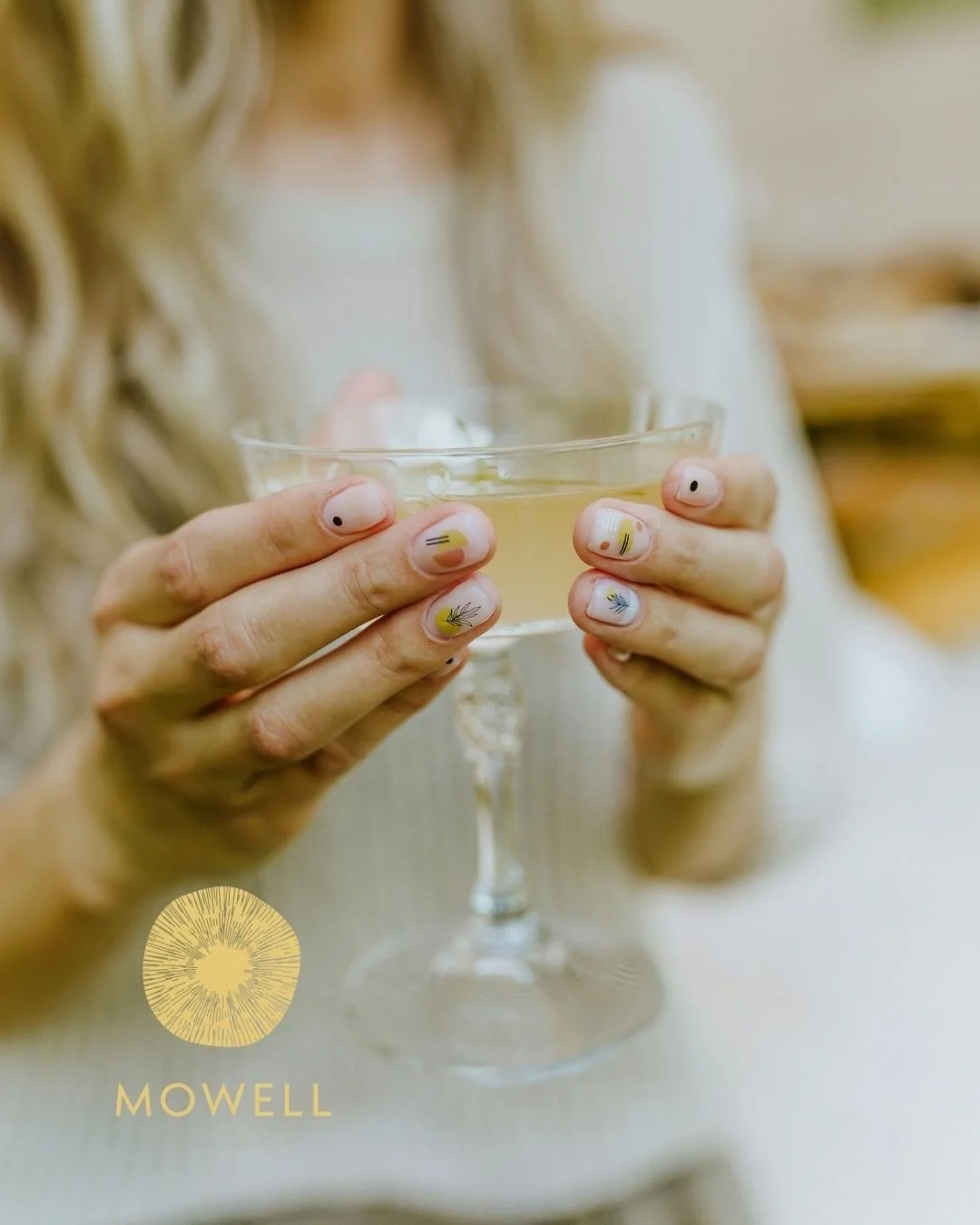 Spring, distilled &mdash; crisp, verdant, quietly luxurious 🌿✨

At Mo Well Bar, drinks arrive with intention: layered, balanced, and built on ingredients that do more than simply taste good. Bright citrus, garden herbs, subtle botanicals &mdash; eac