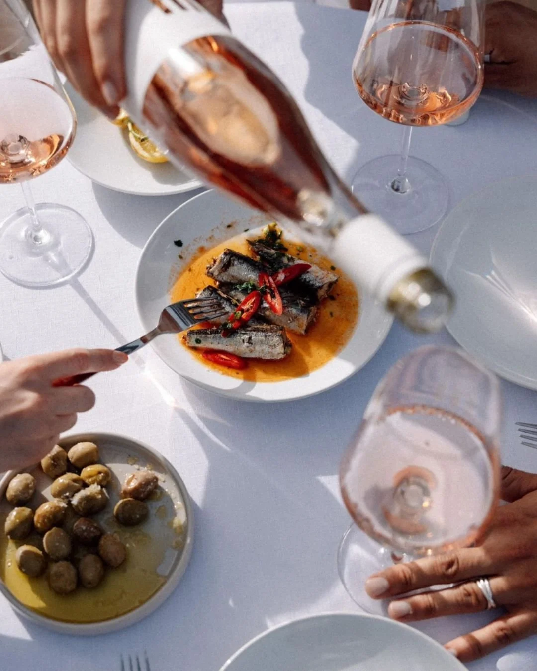 Long summer tables, food made to share, and moments that actually mean something ✨

At Mowell, it&rsquo;s about gathering with intention &mdash; vibrant plates, NoLo sips 🍸🌿, and conversations that flow as easily as the evening light. Thoughtful ch