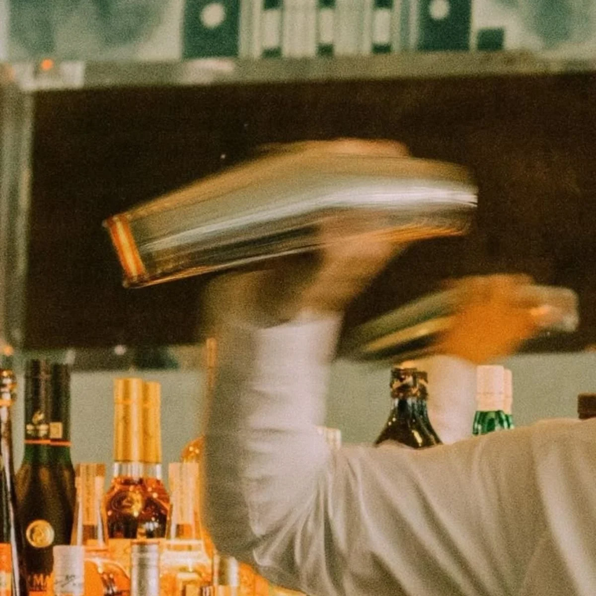 Zebra Striping Is Changing Drinking Culture—And Restaurants Are Paying Attention