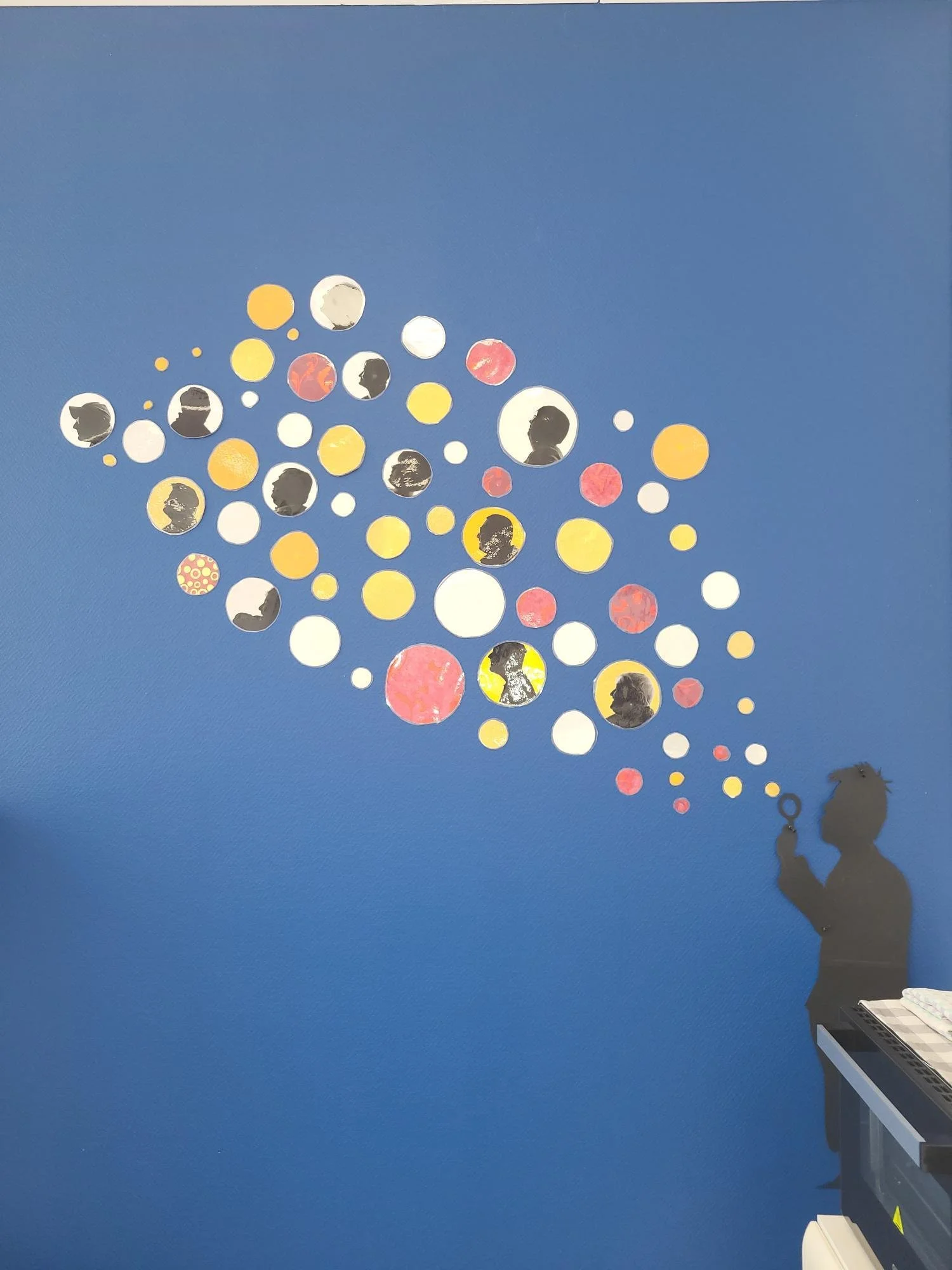 Salle intérieure du SAMSAH de l’APAJH 03 à Montluçon pour les activités, la thérapie et le bien-être des personnes accompagnées