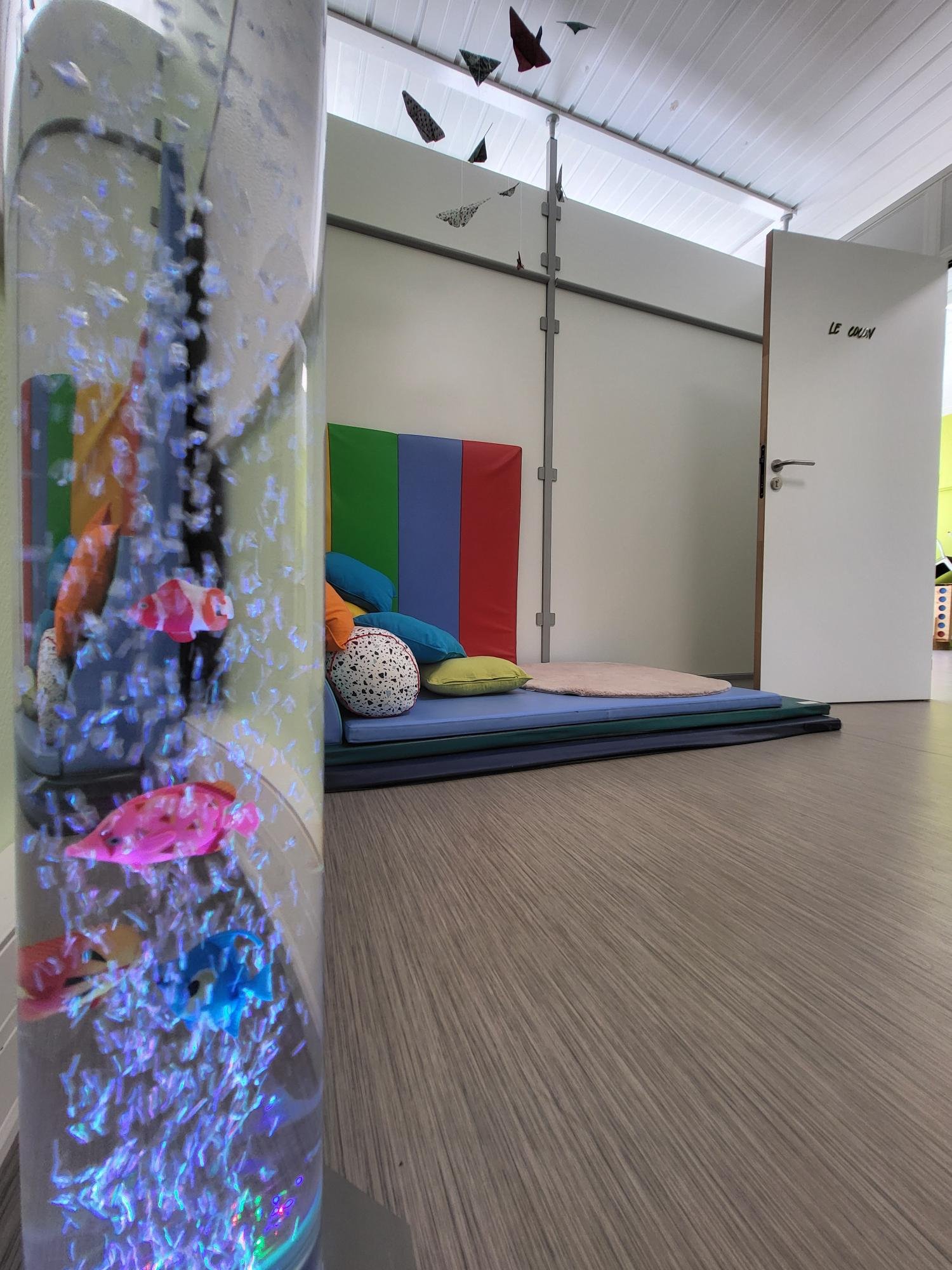 Salle intérieure du SAMSAH de l’APAJH 03 à Montluçon pour les activités, la thérapie et le bien-être des personnes accompagnées