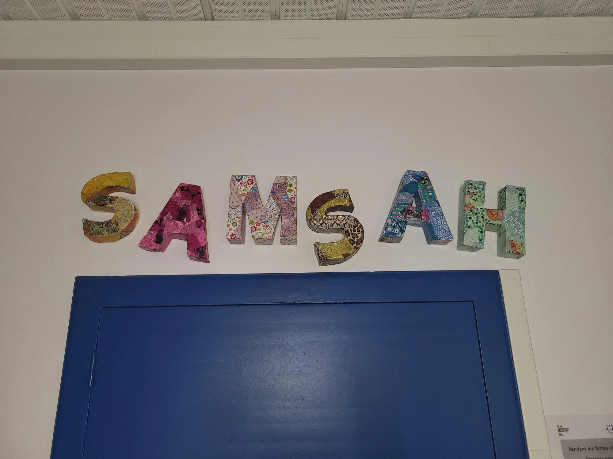 Salle intérieure du SAMSAH de l’APAJH 03 à Montluçon pour les activités, la thérapie et le bien-être des personnes accompagnées