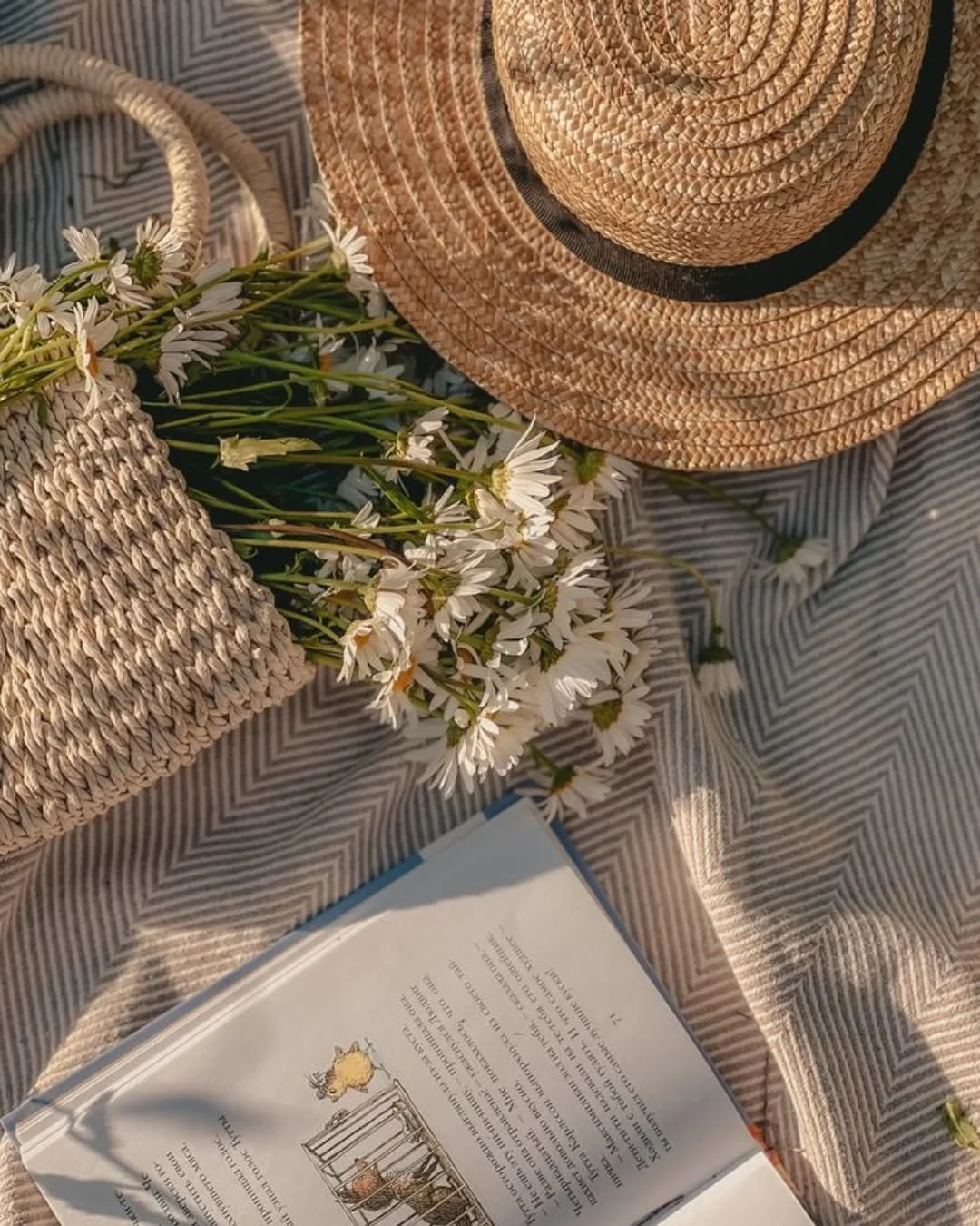 L&rsquo;&eacute;t&eacute; s&rsquo;&eacute;crit en images douces et en souvenirs parfum&eacute;s. 

🌿 Une brise aux notes de figuier. 
 🌼 Une peau chauff&eacute;e par le soleil. 
 🌊 Un air salin ramen&eacute; d&rsquo;ailleurs. 

Retrouvez-nous le 1