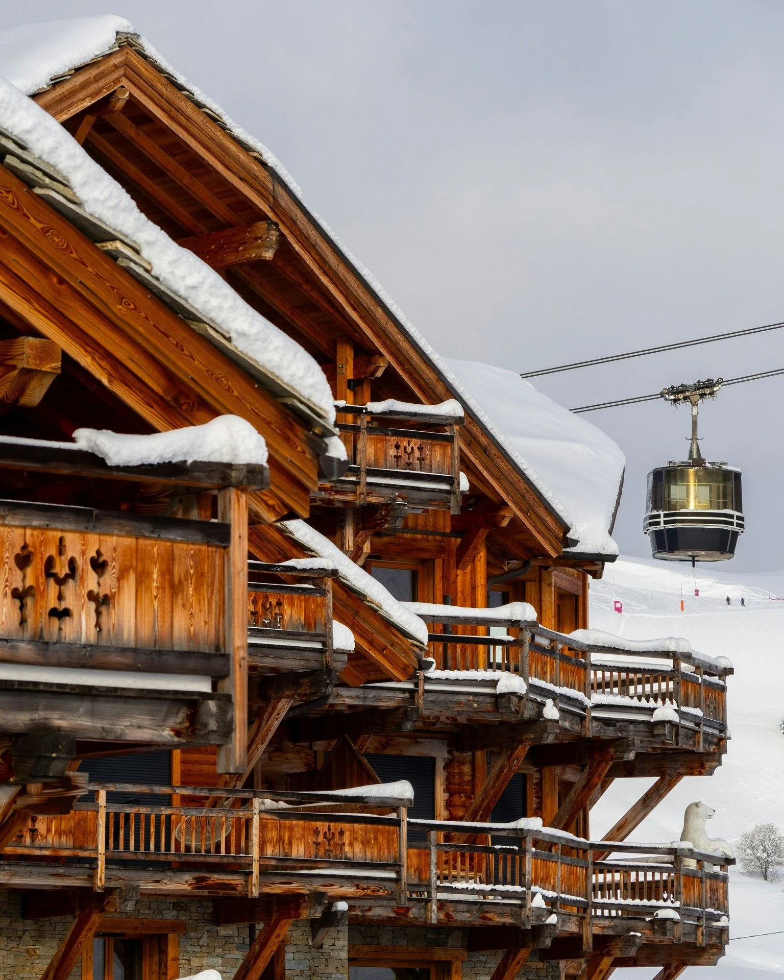 Cette saison, offrez &agrave; vos chalets et h&ocirc;tels une atmosph&egrave;re encore plus envo&ucirc;tante gr&acirc;ce &agrave; un parfum d&rsquo;ambiance pens&eacute; pour la montagne. 

Imaginez&hellip; 
Le cr&eacute;pitement du bois, la douceur 