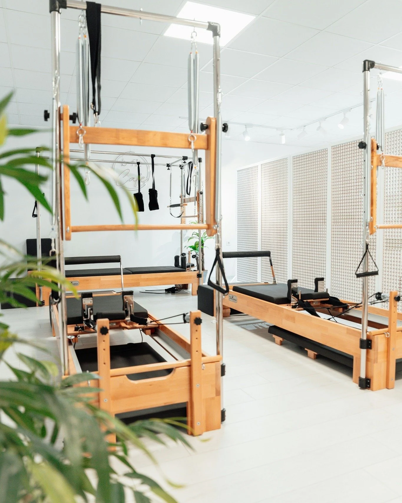 Respirez, &eacute;tirez&hellip; et laissez le parfum accompagner chaque mouvement 🧘&zwj;♀️✨ 

Dans une salle de Pilates, l&rsquo;ambiance joue un r&ocirc;le essentiel. Une signature olfactive bien choisie favorise la concentration, la d&eacute;tente