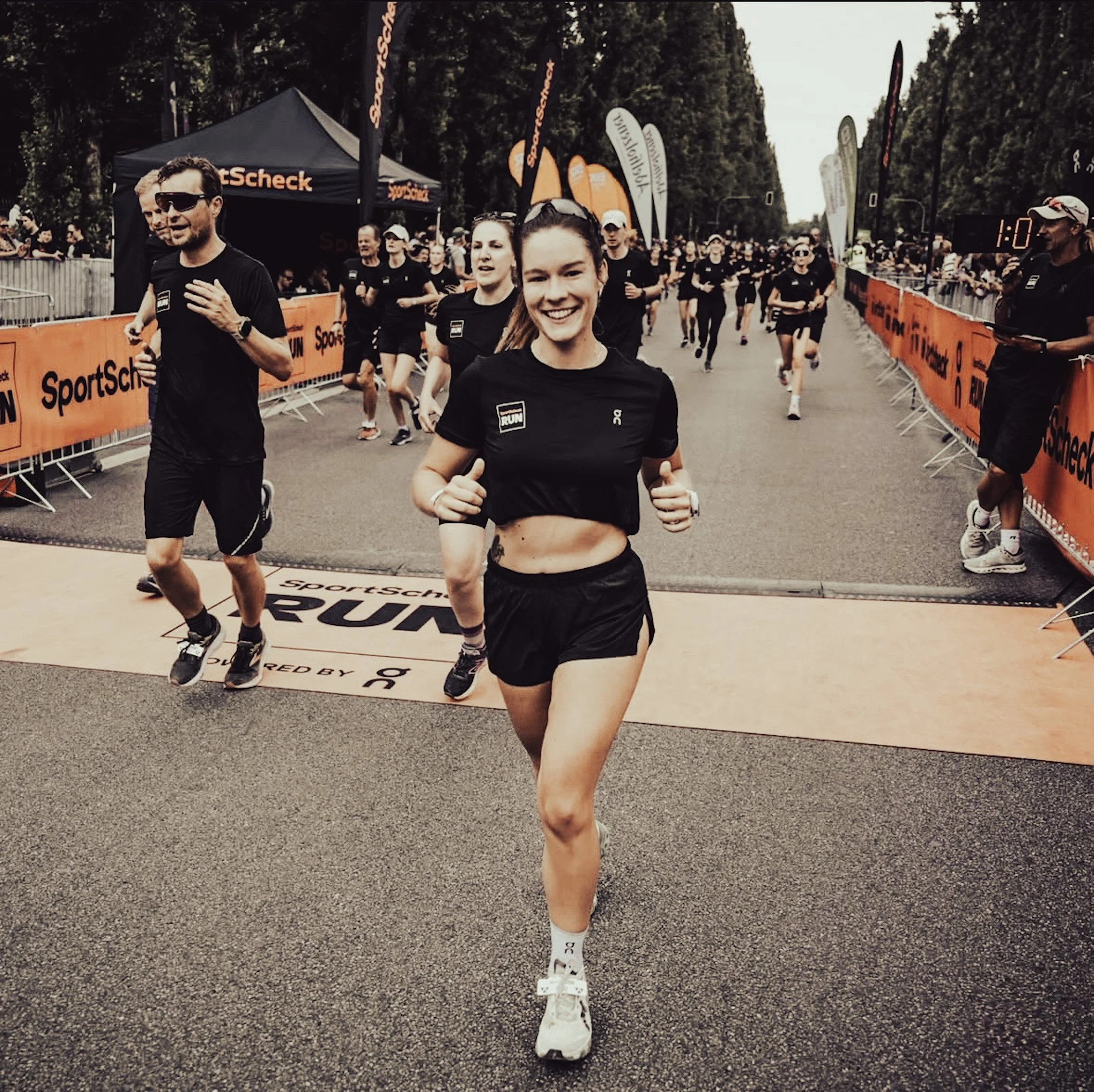 DIE COMMUNITY - FRANCESCA