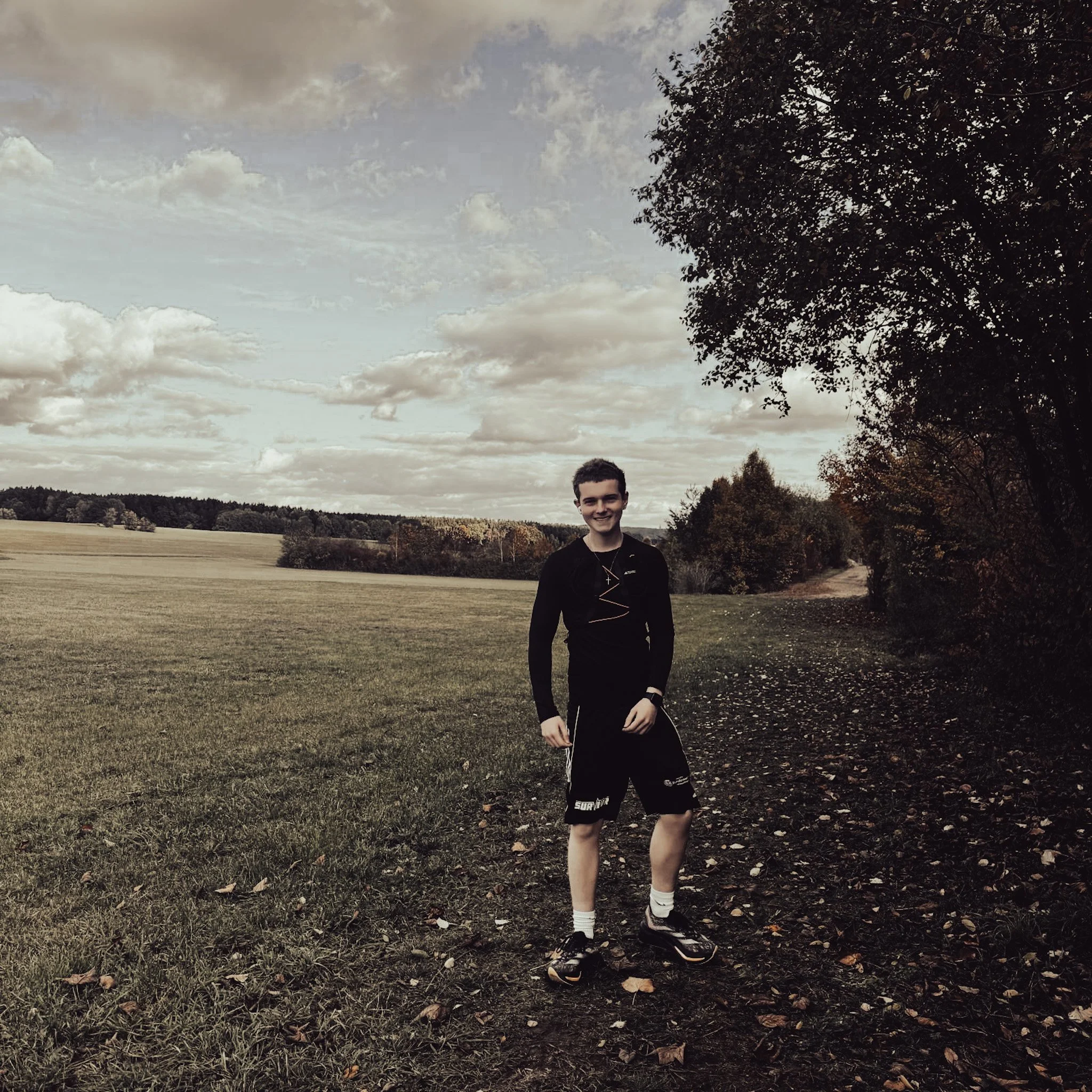 Läufer auf Wiese.JPG
