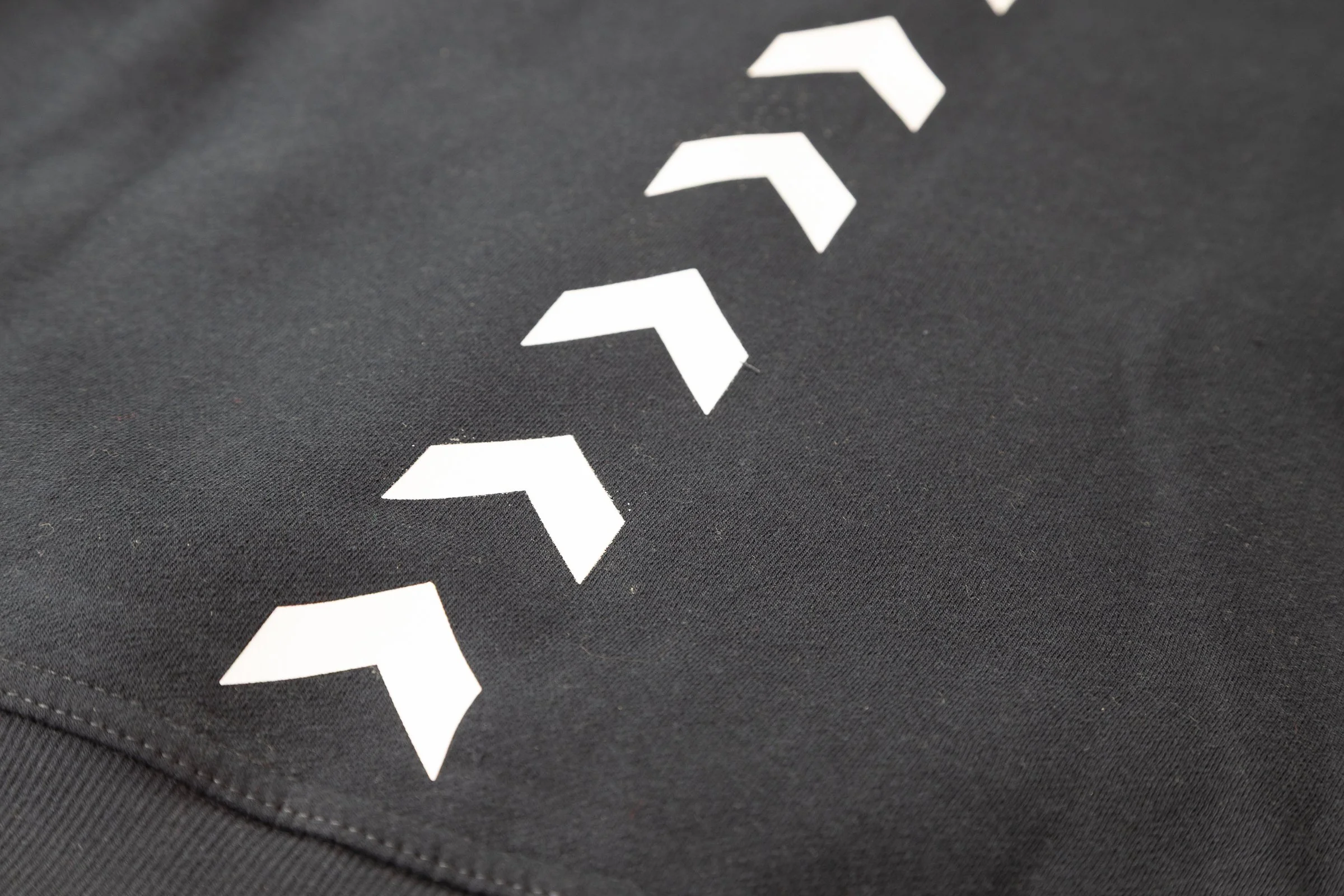 AS-CLOSEUP BLACK CHEVRON51_.jpg