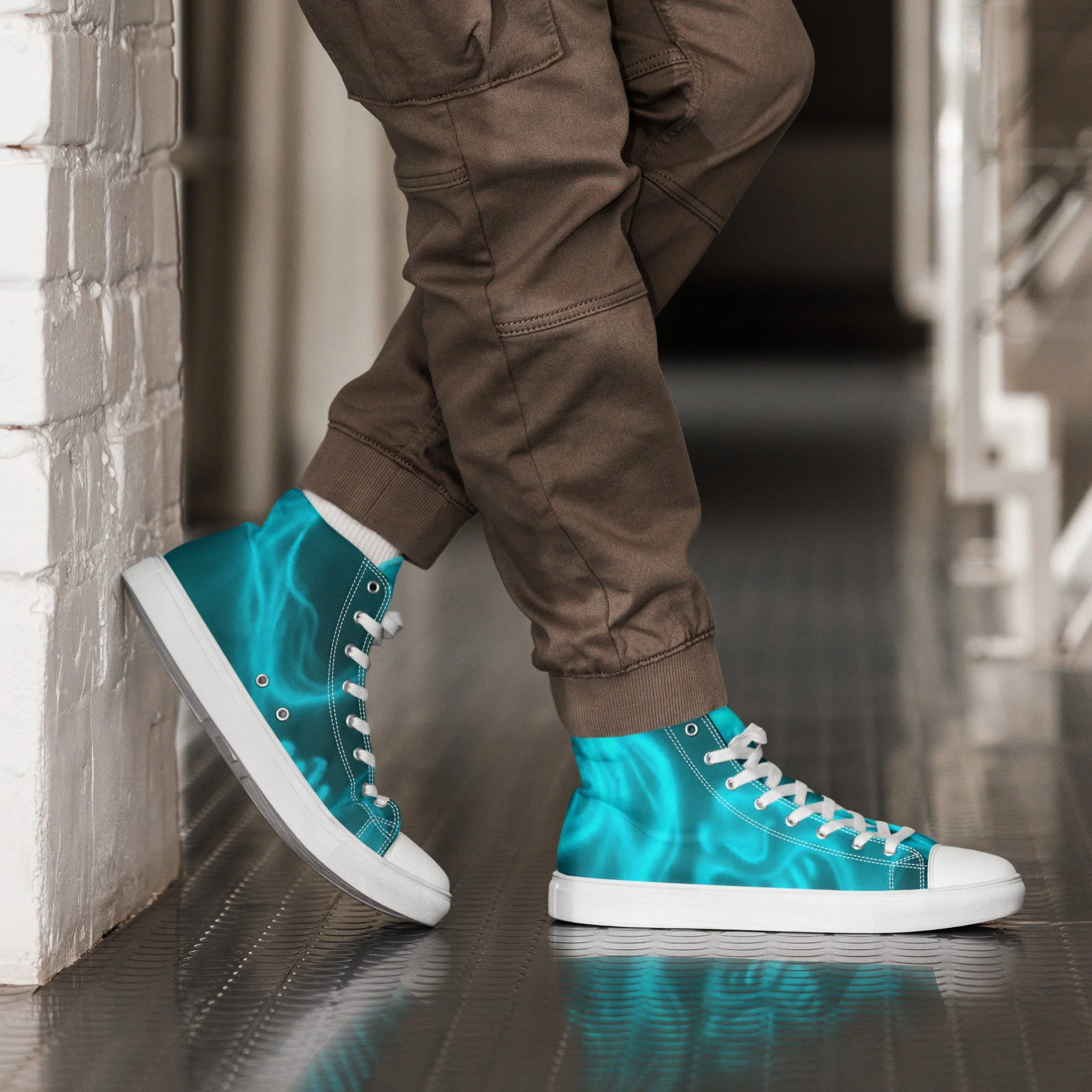 mens-high-top-canvas-shoes-white-right-2-6a63c403cfca5.jpg