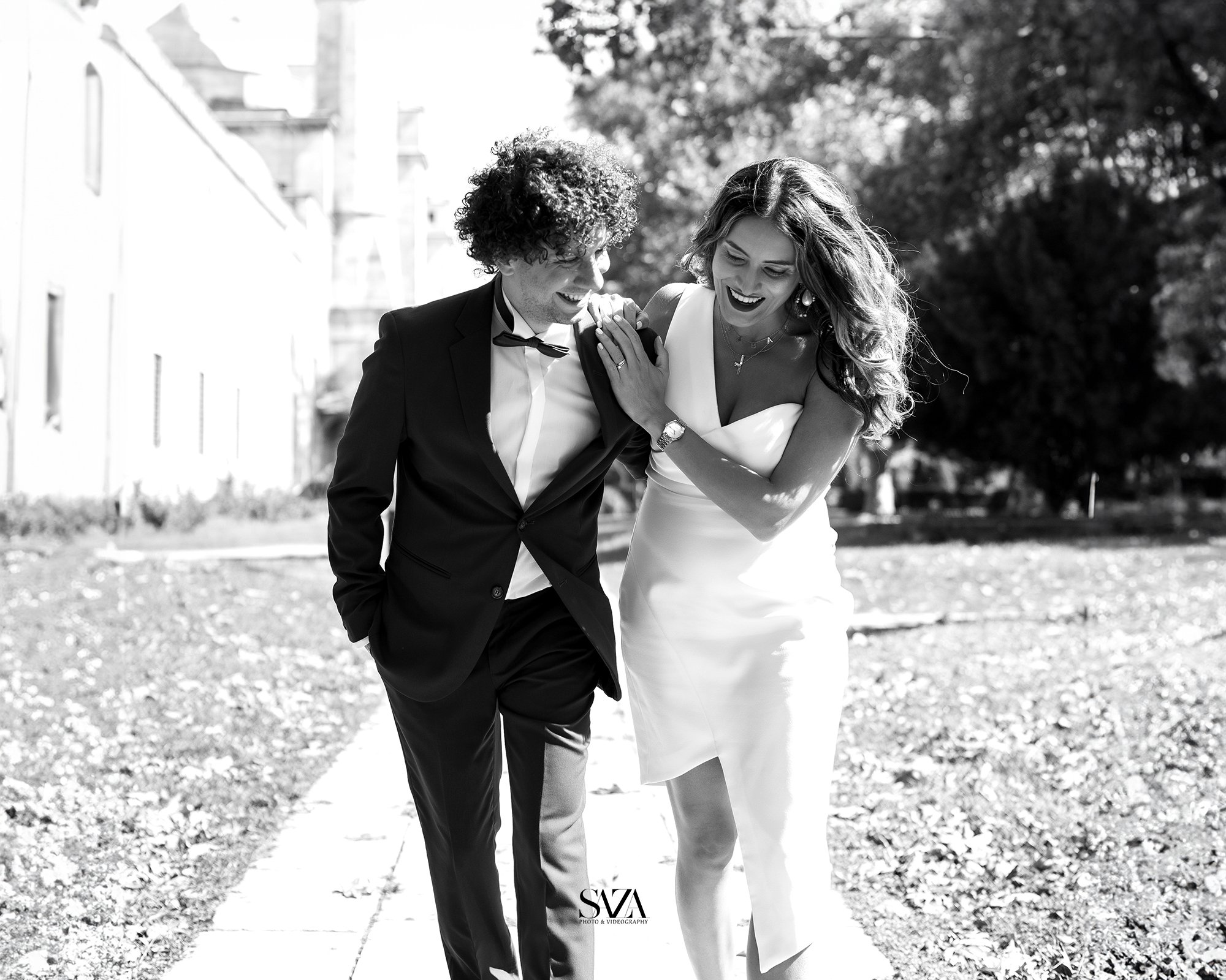 عکاسی عروسی سیاه و سفید در فضای باز – استانبول | Saza Wed
Black and white wedding photo in Istanbul – Saza Wed