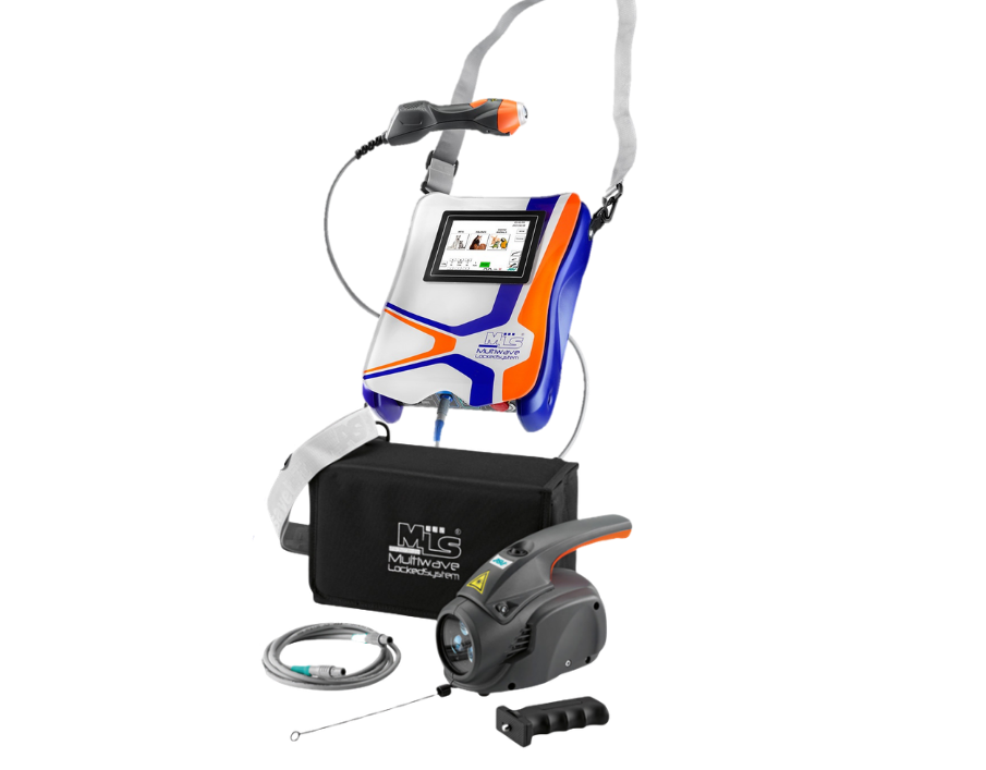 Mphi VET Equine Orange fra ASAlaser vist med håndholdt laser, Charlie scanner og transporttaske. Billedet præsenterer en transportabel klasse 4 laser med Peak Power 75 watt til veterinær MLS-laserterapi og professionel laserbehandling af dyr.