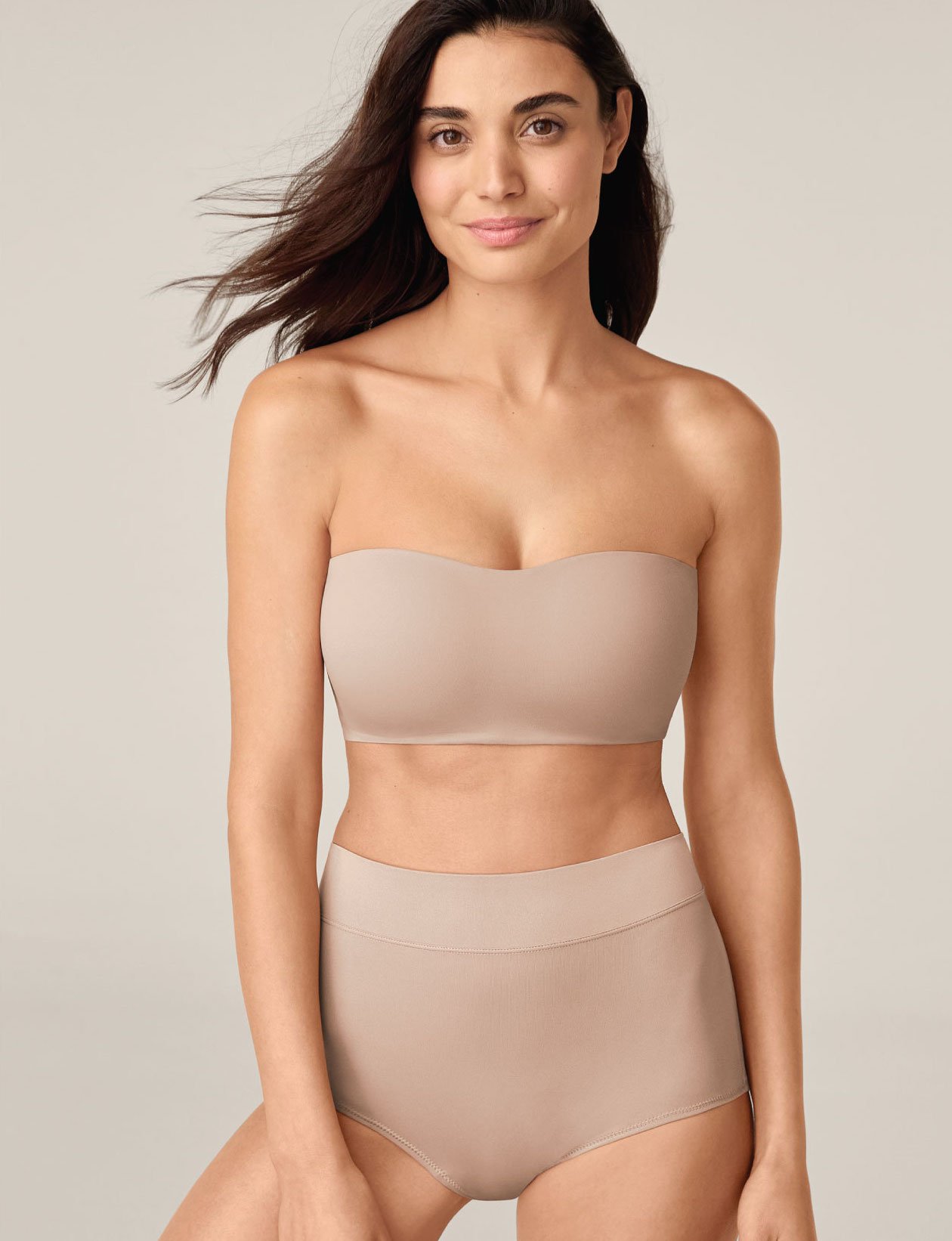 EASY DOES IT / WIRELESS STRAPLESS - infinity edge pads set into clean frame, designed to move with the body while staying in place