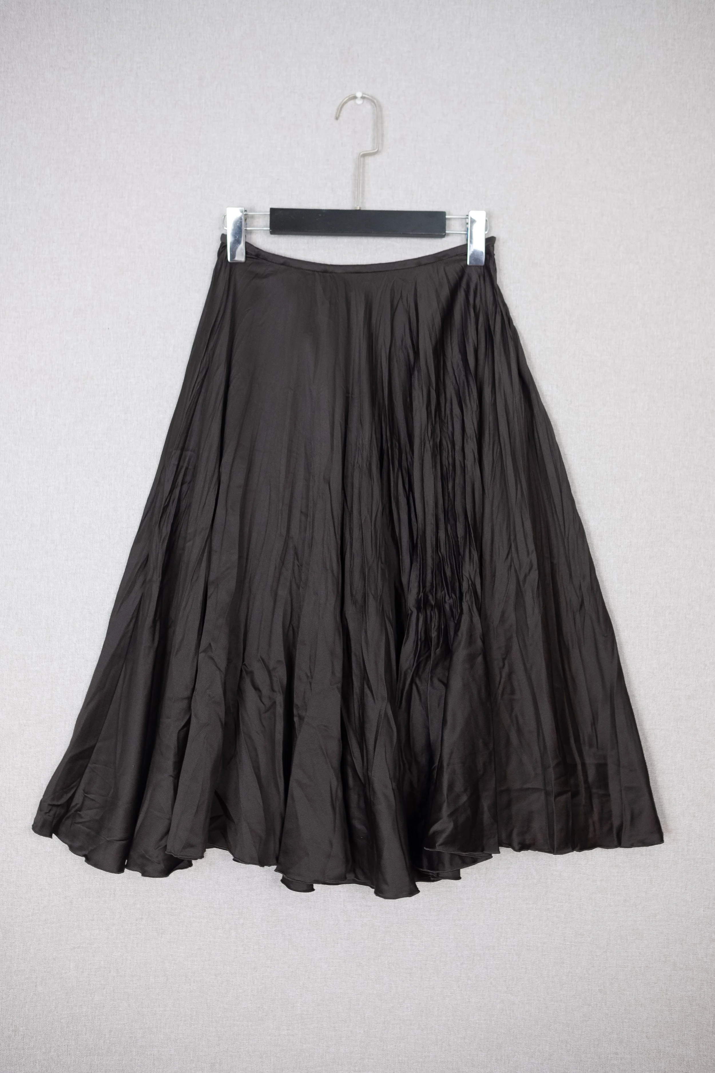 Crinkled A-Line Midi Skirt in Chocolate Brown