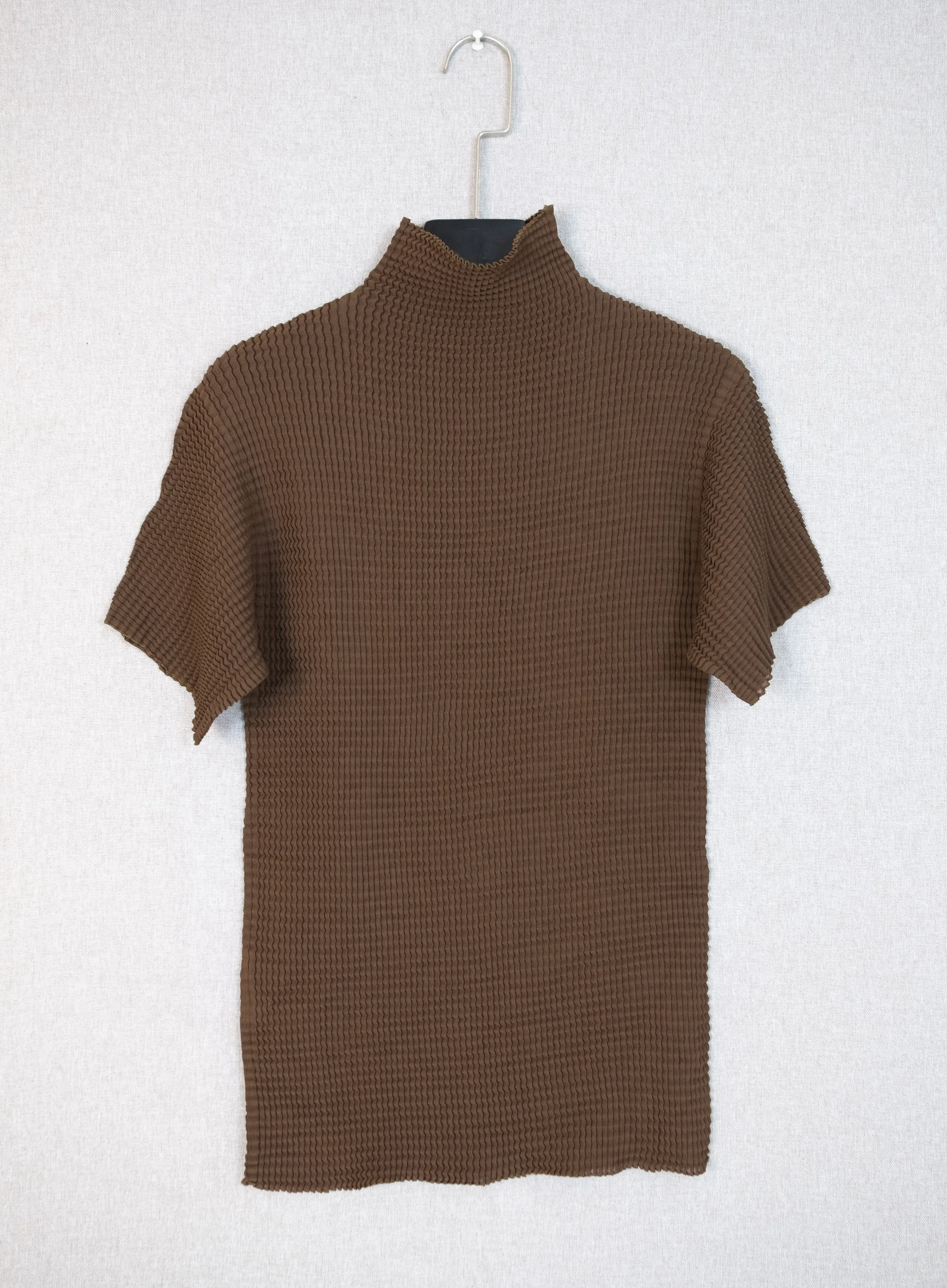 Brown Waffle Pleated High-Neck Short-Sleeve Top