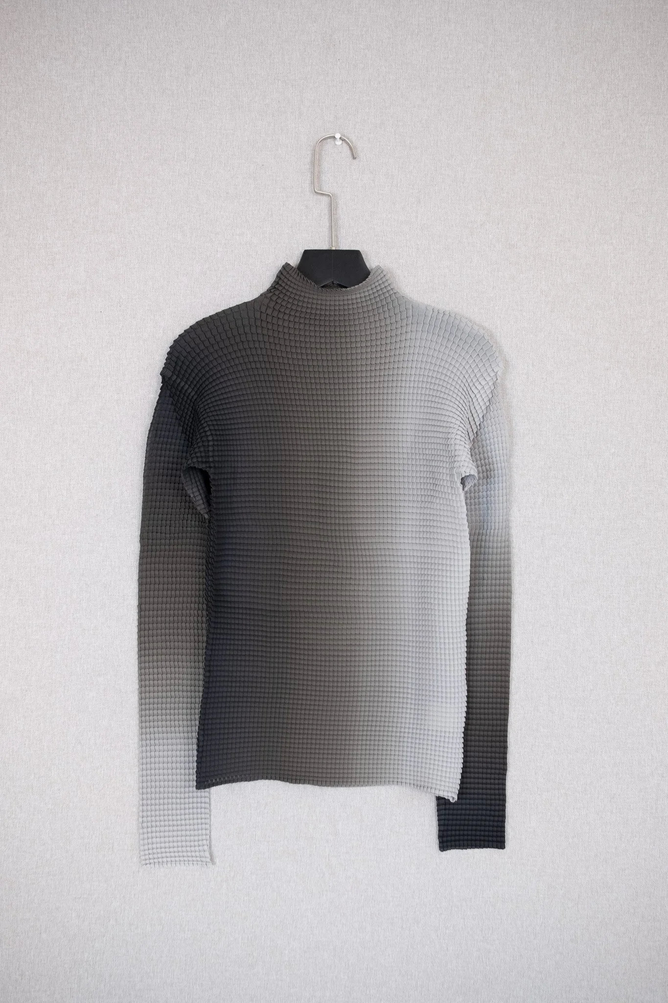 Issey Miyake Gradient Pleated Long Sleeve Top