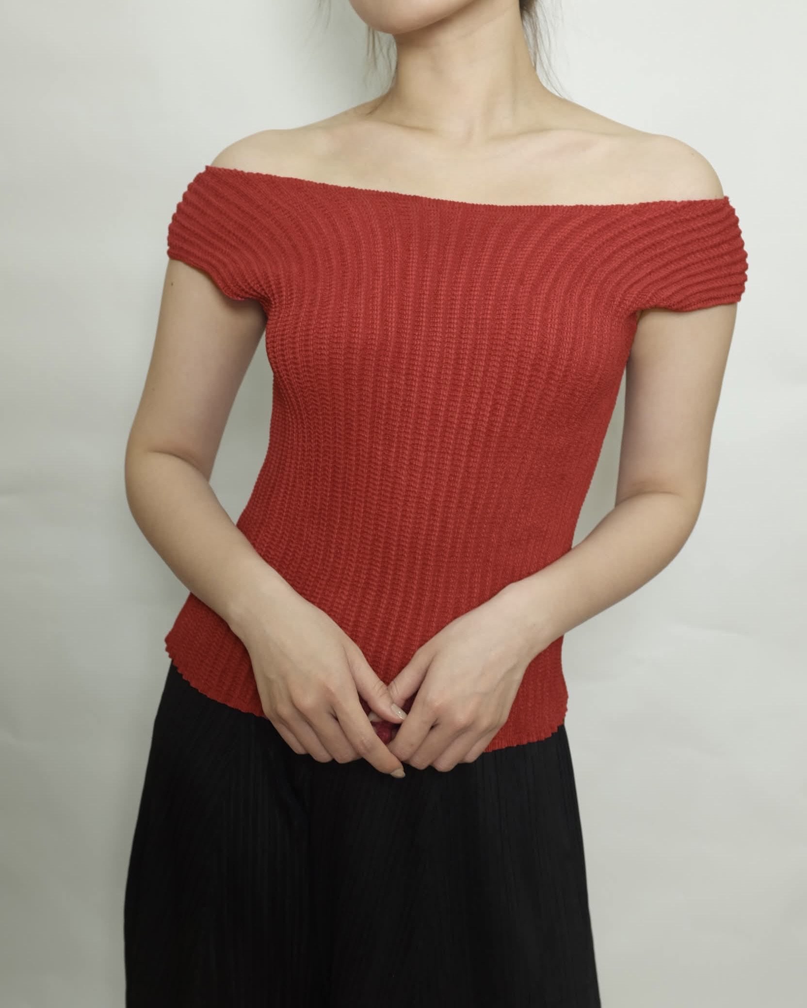 Red Fish Bone Pleats Tank Top