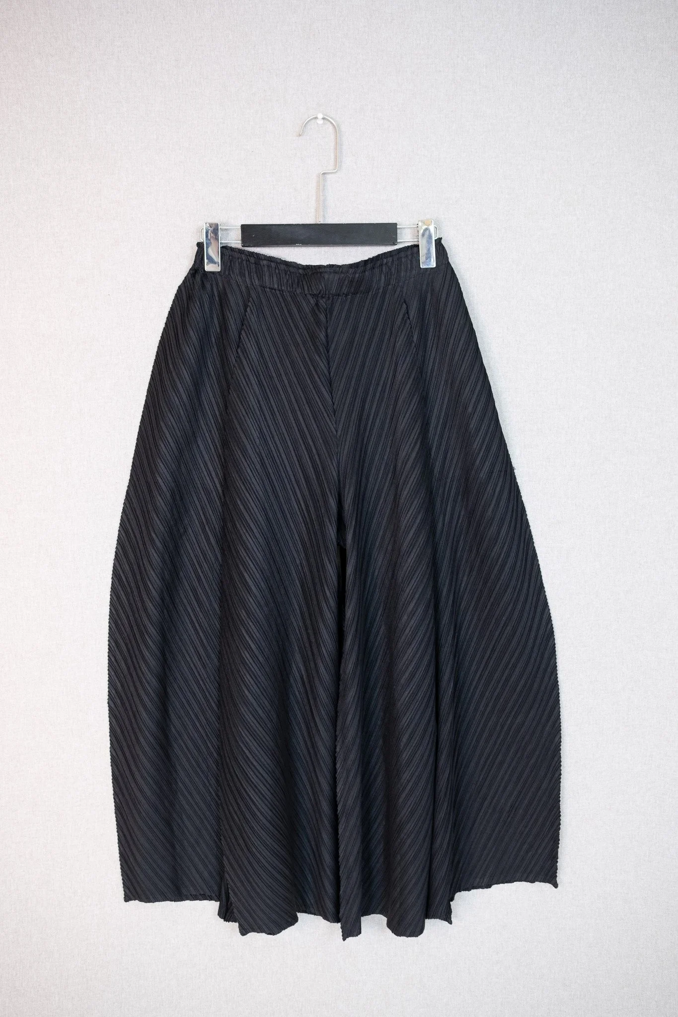 Black Architectural Pleated Wide-Leg Pants