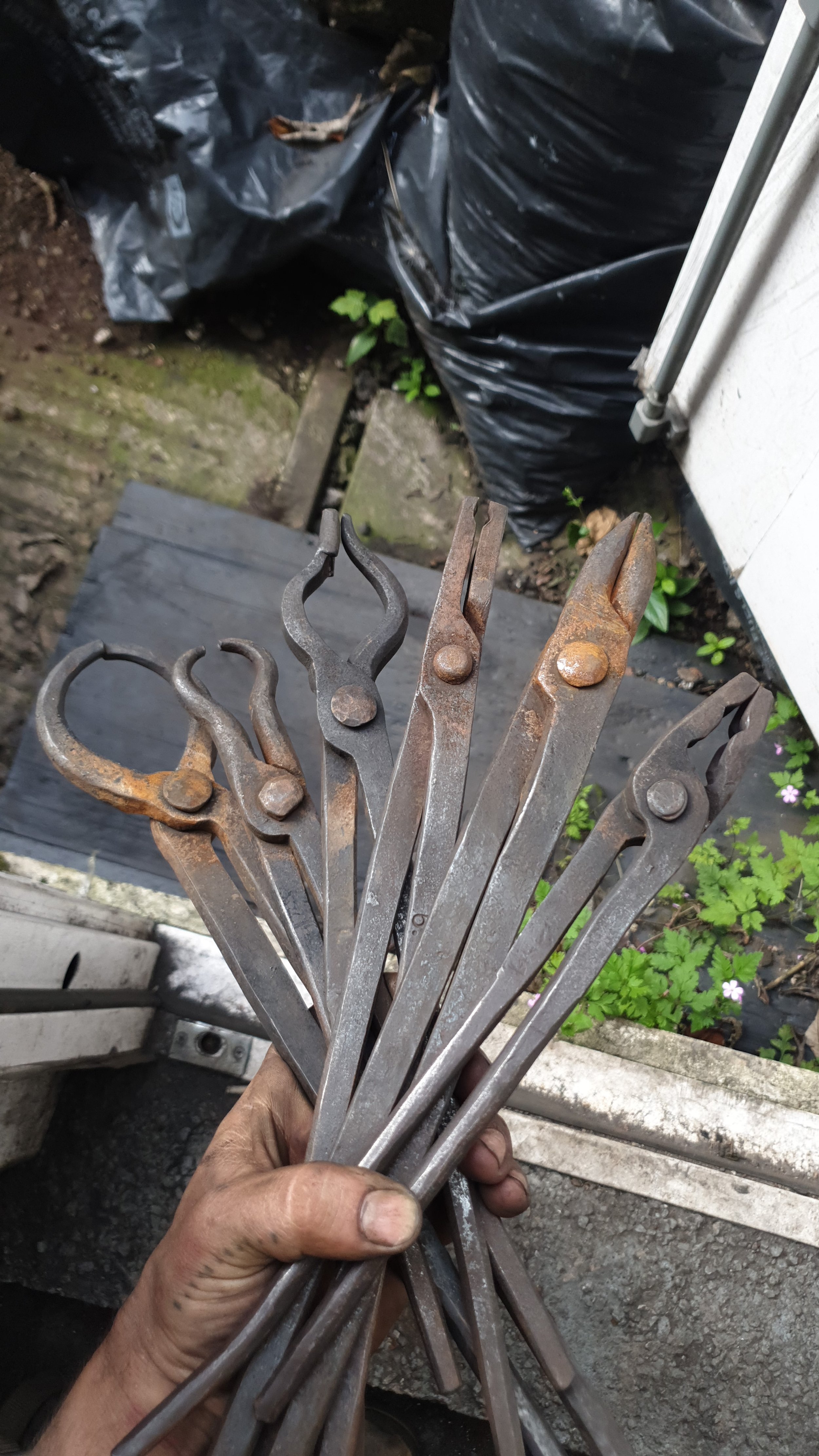 forged tongs