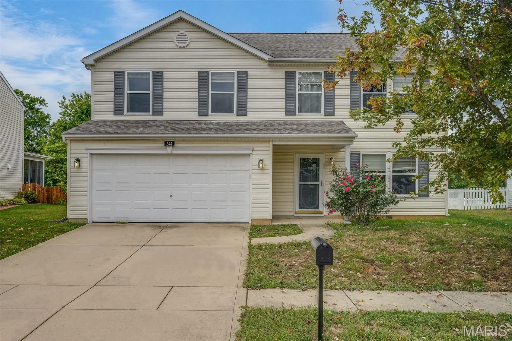 344 Falling Leaf Way Mascoutah, IL 62258 (2,740 sqft) $268,000