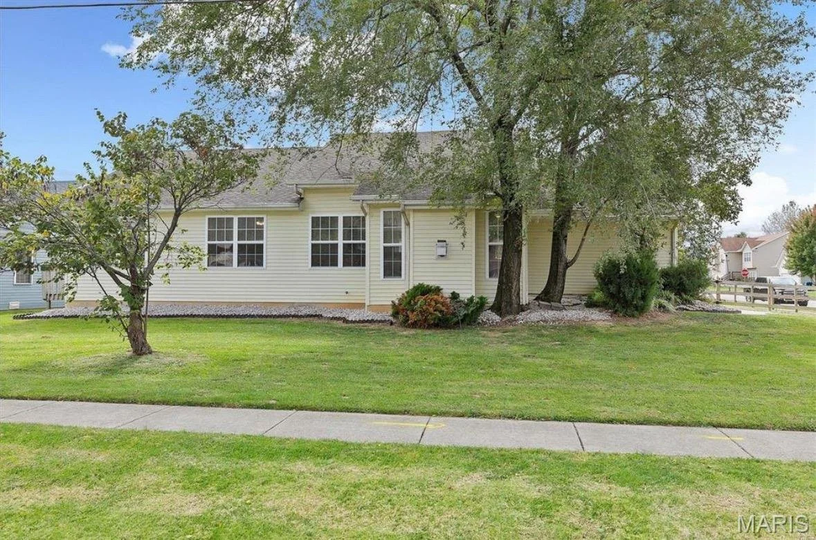 602 S 5th Street Caseyville, IL 62232 (2,550 sqft) $265,000