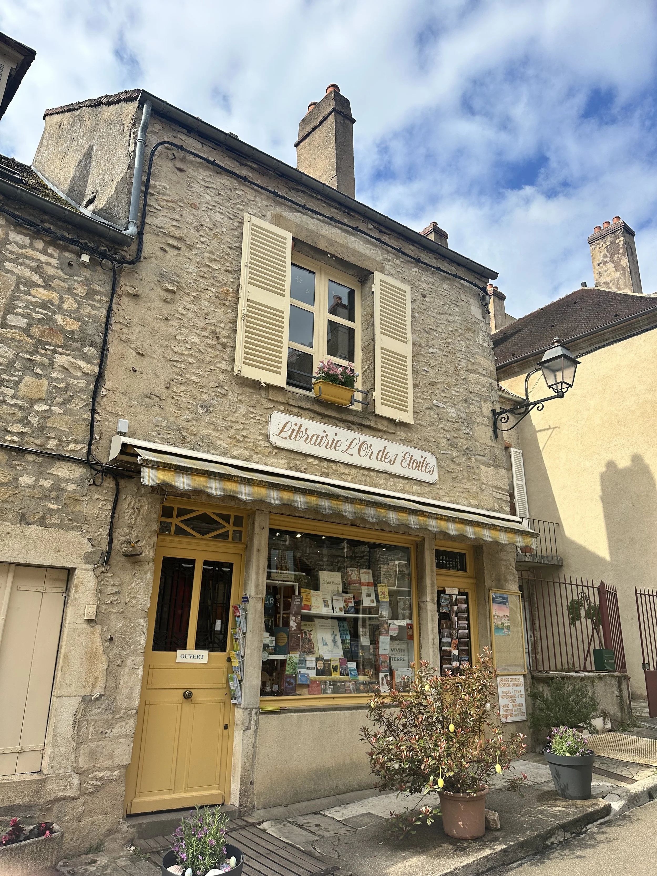 France Vezelay Street.jpeg