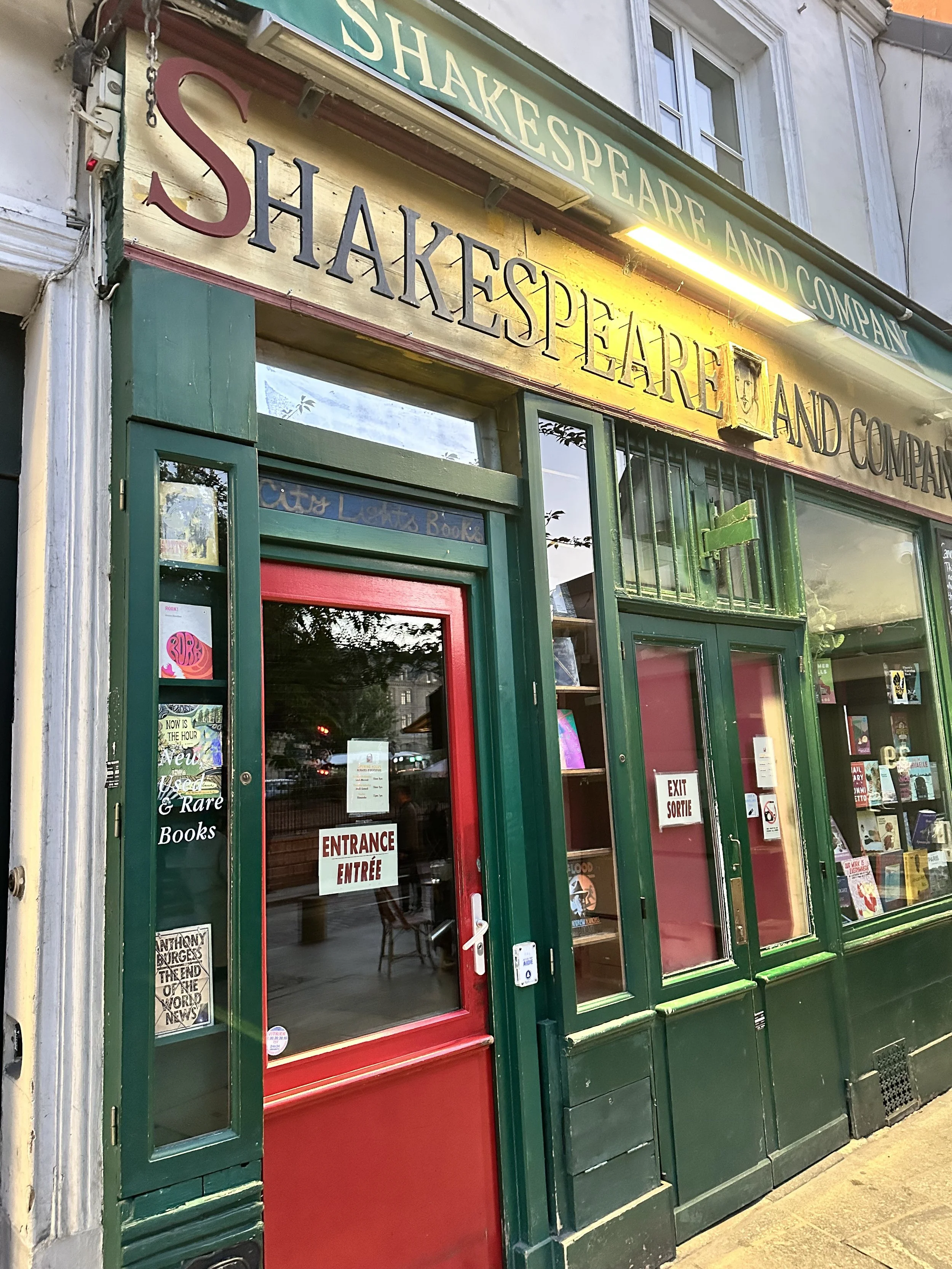 France Shakespeare & Co..jpeg