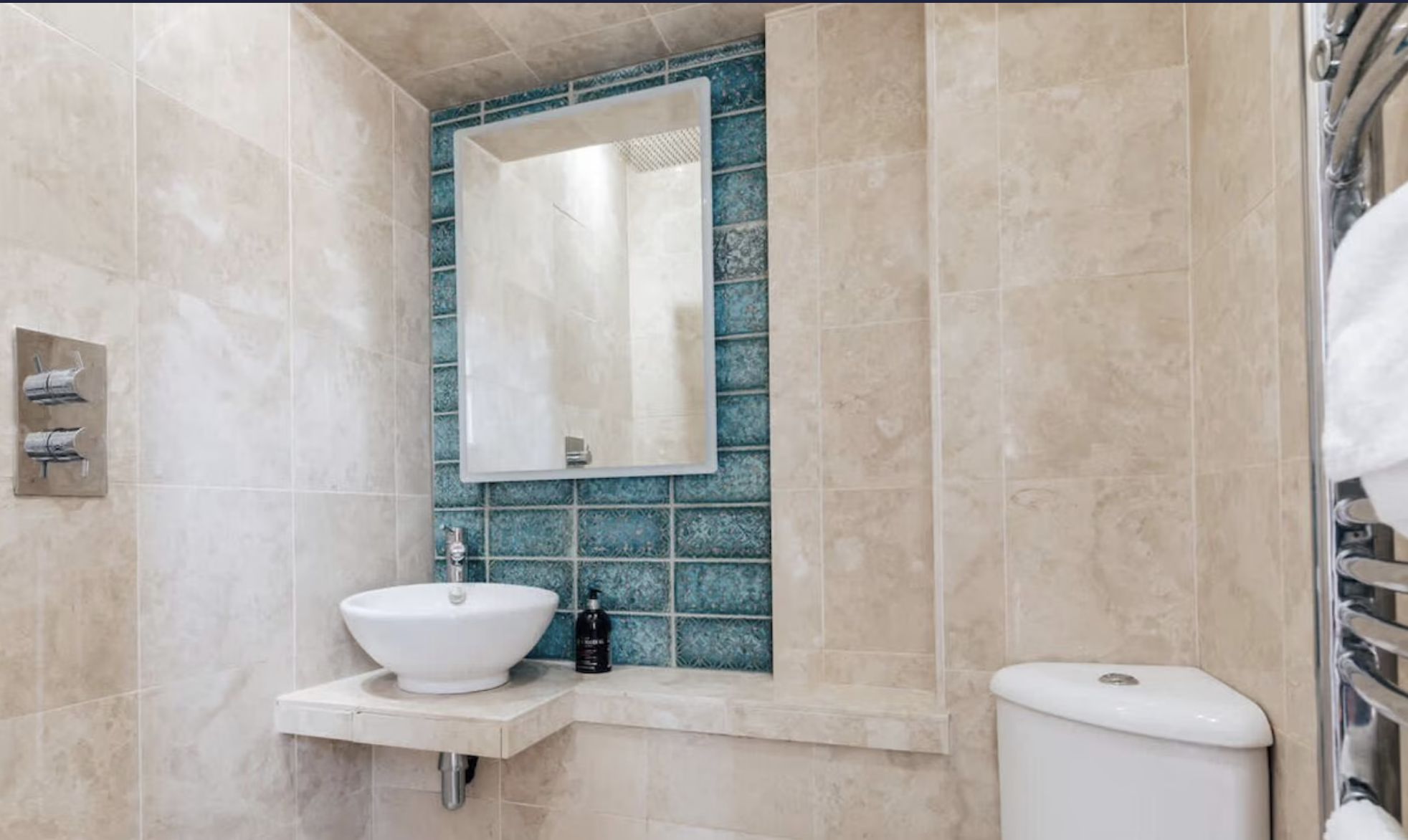 Bath Bathroom_5 Ensuite.png
