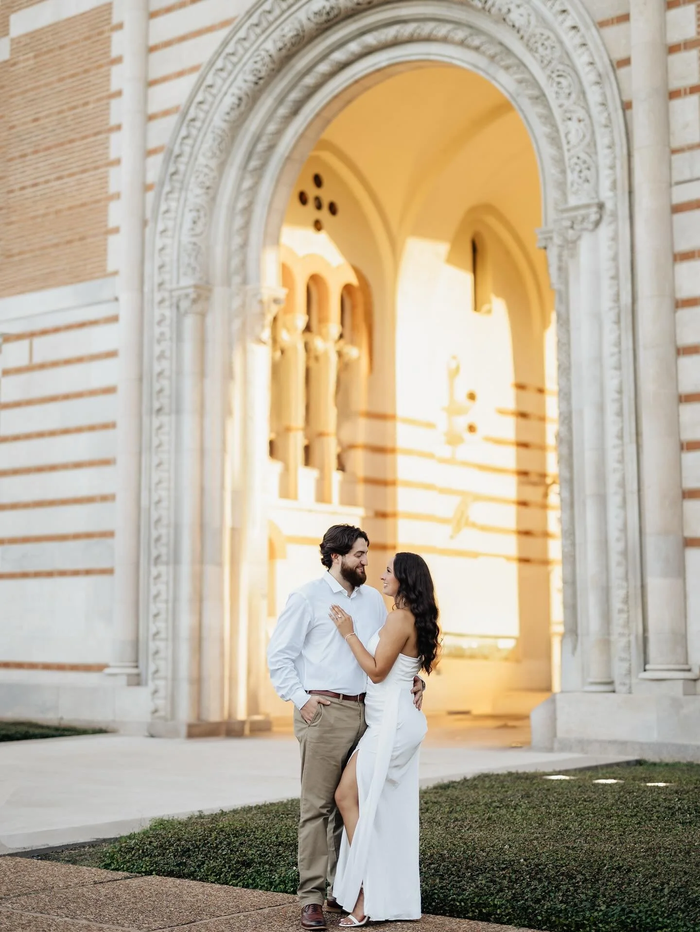Cheers to love and new beginnings! 🤍🥂 Forever grateful I get to tell your story through my lens! 🥹
&bull;
&bull;
&bull;

#EngagementPhotographer #houstonphotographer 
#CouplePhotography #HoustonEngagementPhotographer #engagementphotos